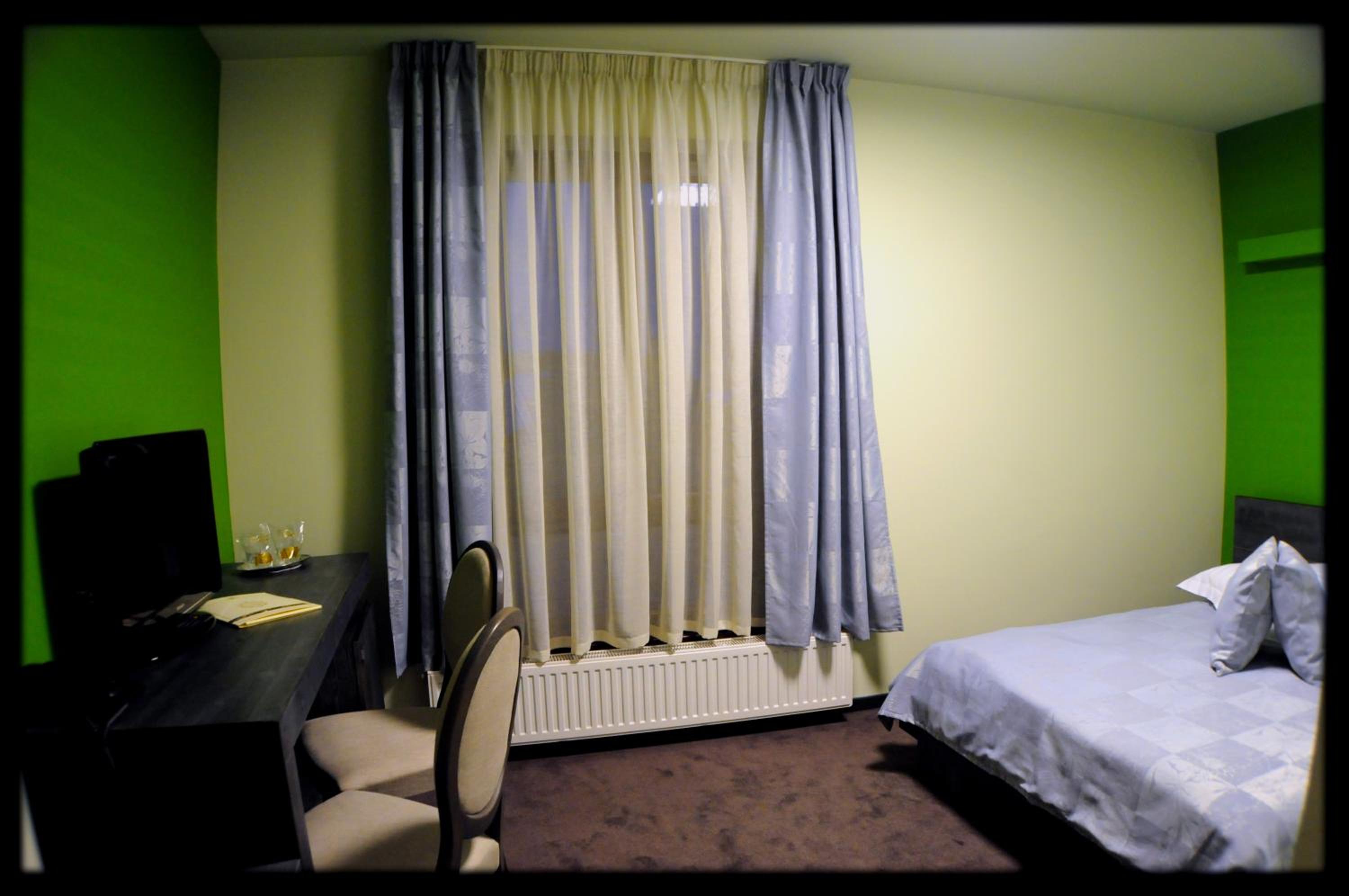 Double Room - Photo 5