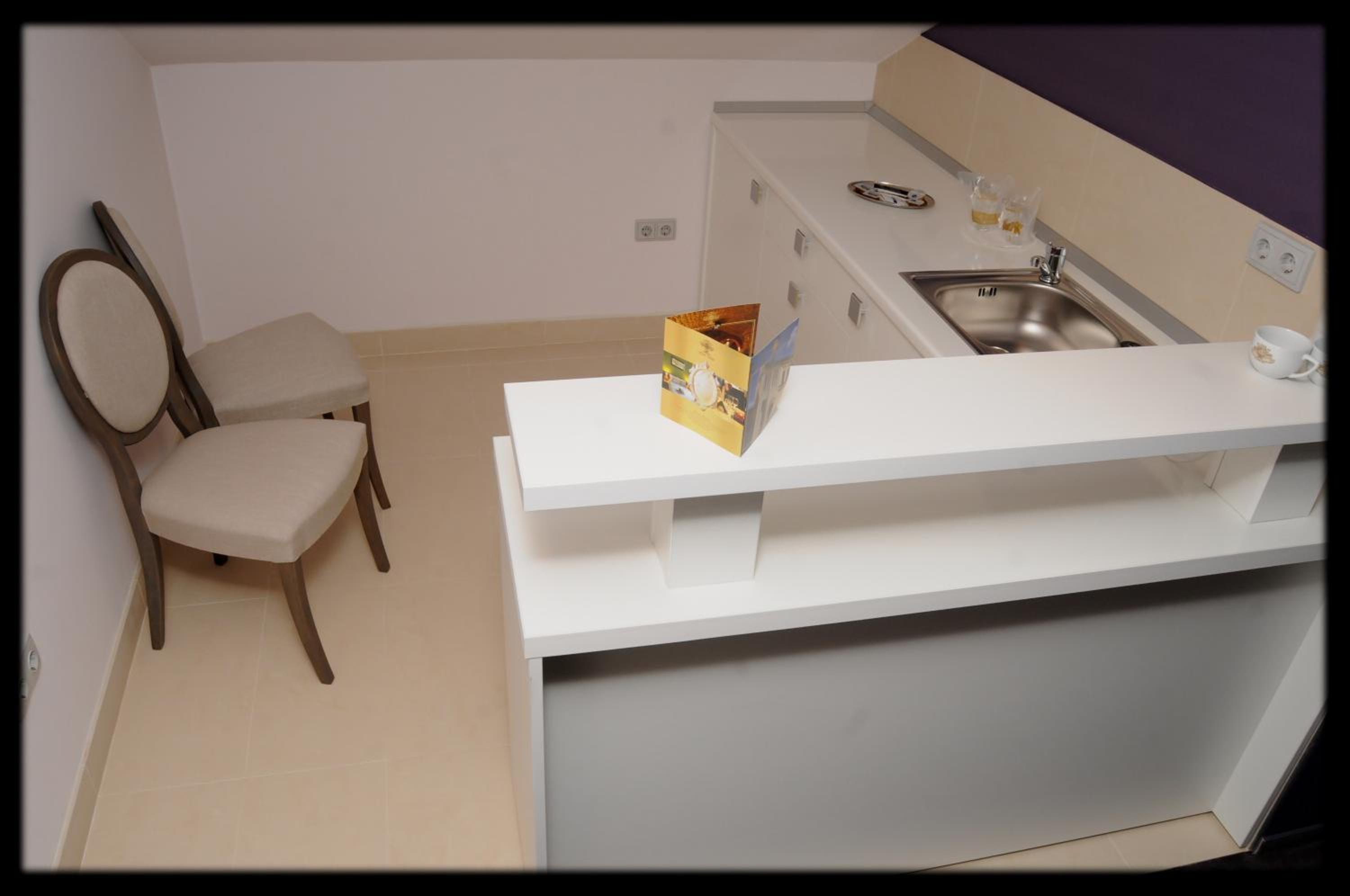 Suite - Photo 4
