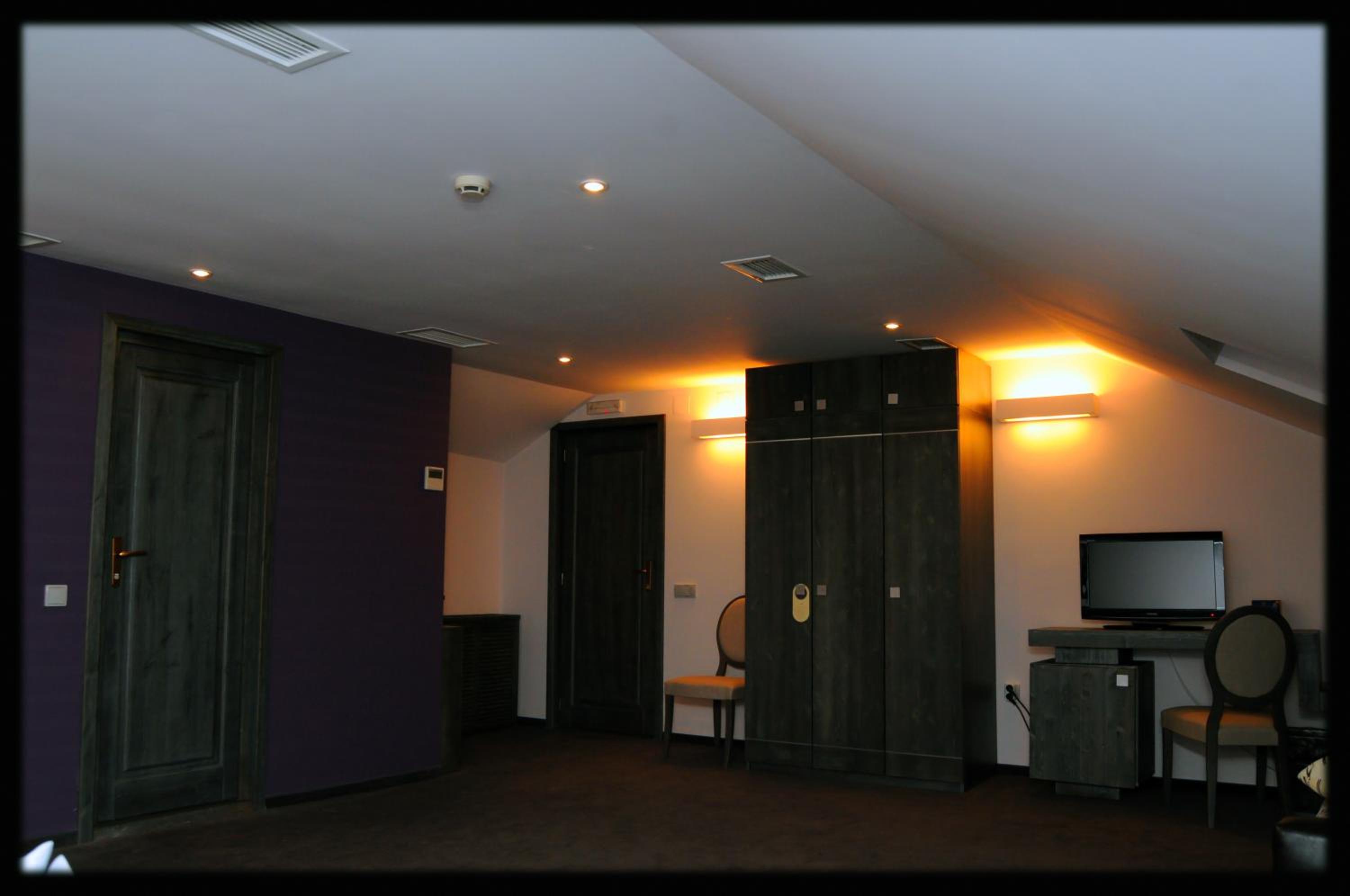 Suite - Photo 2