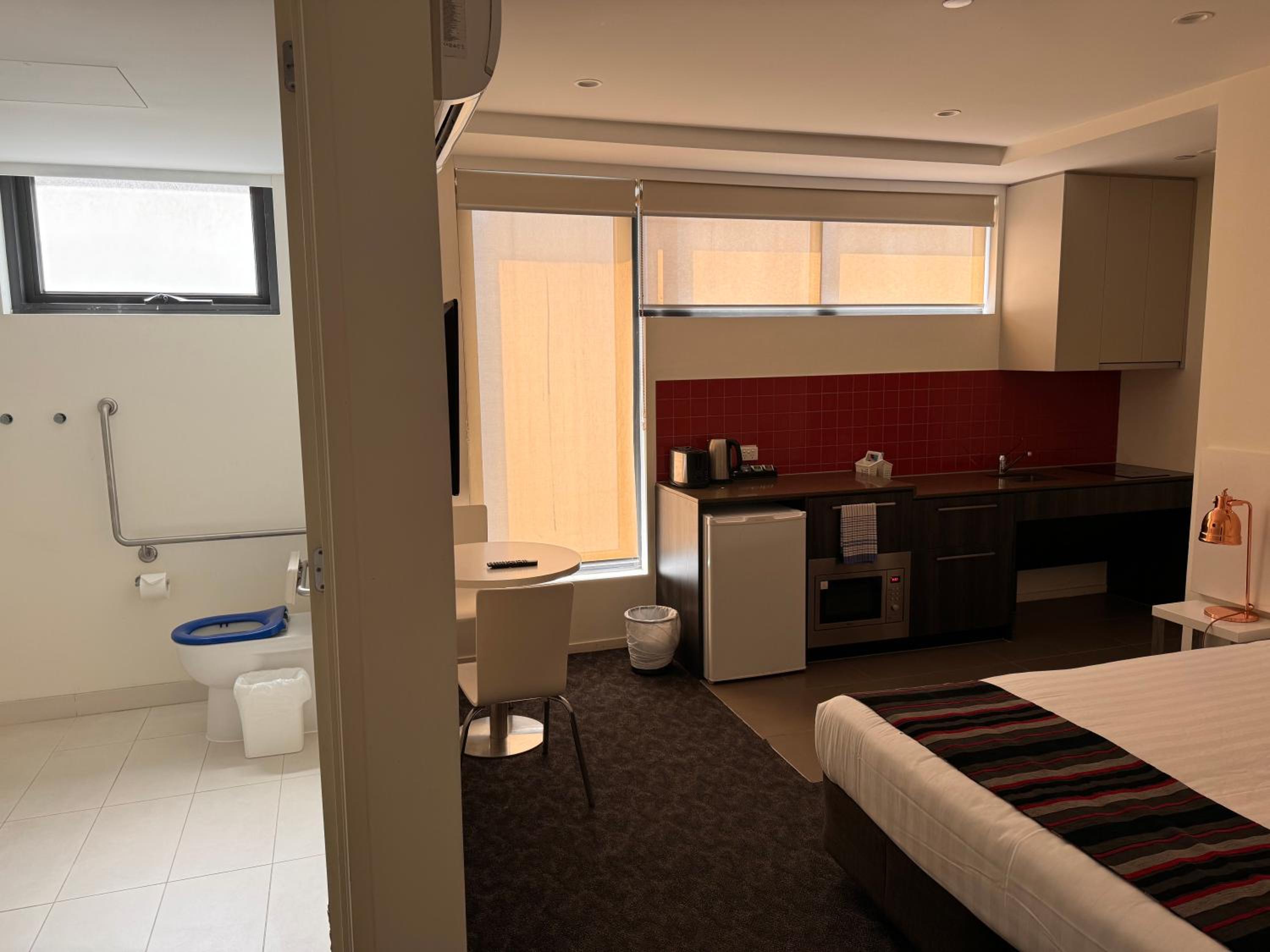 Accessible Studio Apartment photo 3