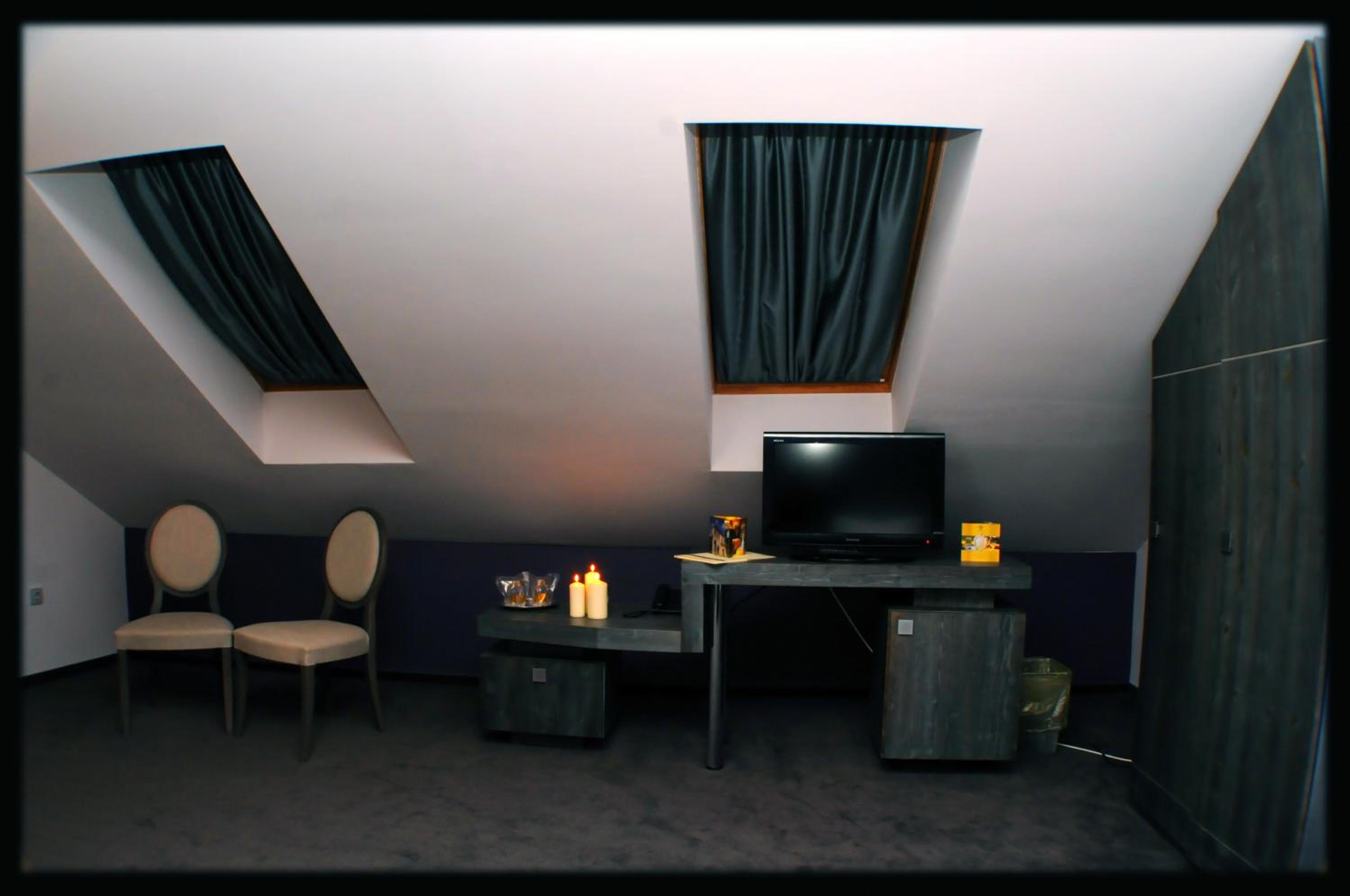 Double Room - Photo 7