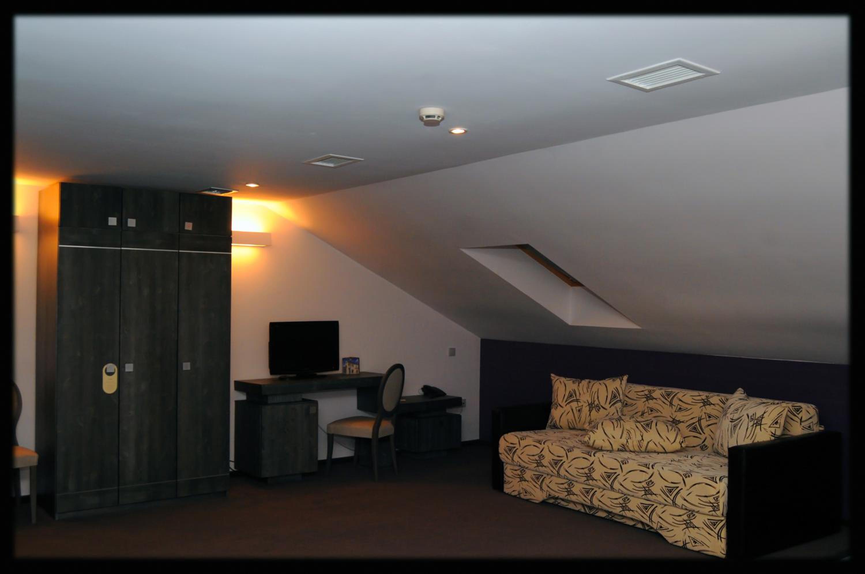 Suite - Photo 8