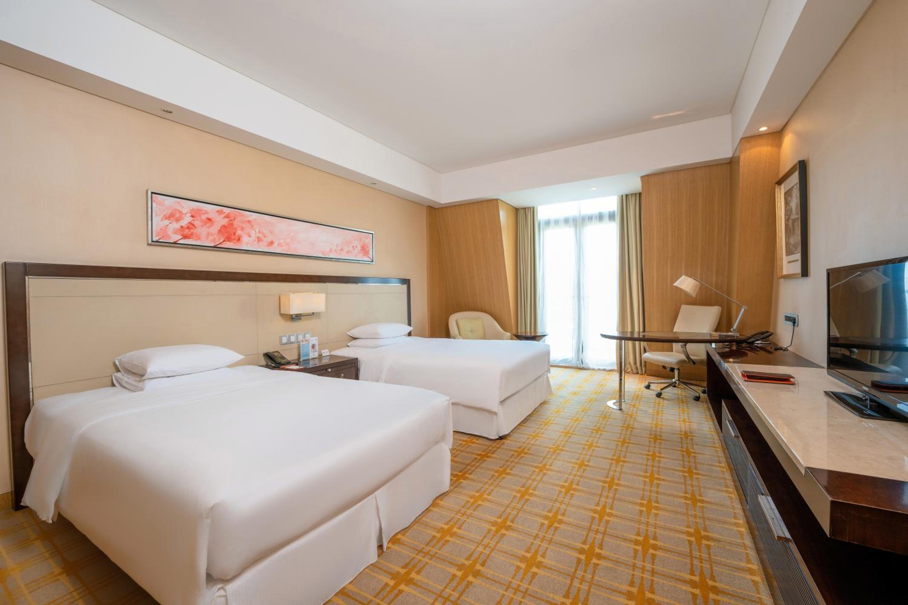 Club, Executive lounge access, Guest room, 2 Double photo 1