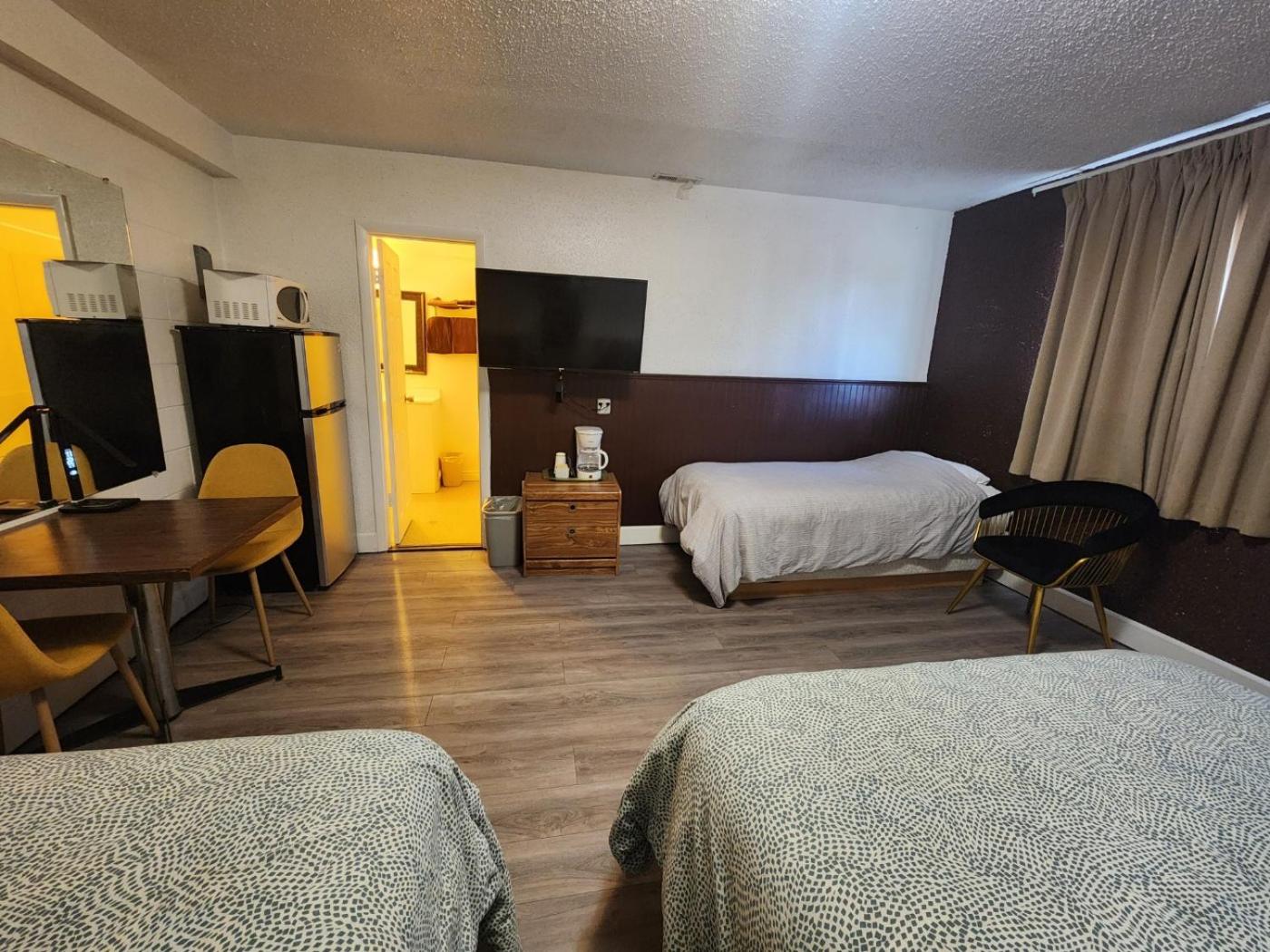 Triple Room - Non-Smoking photo 1