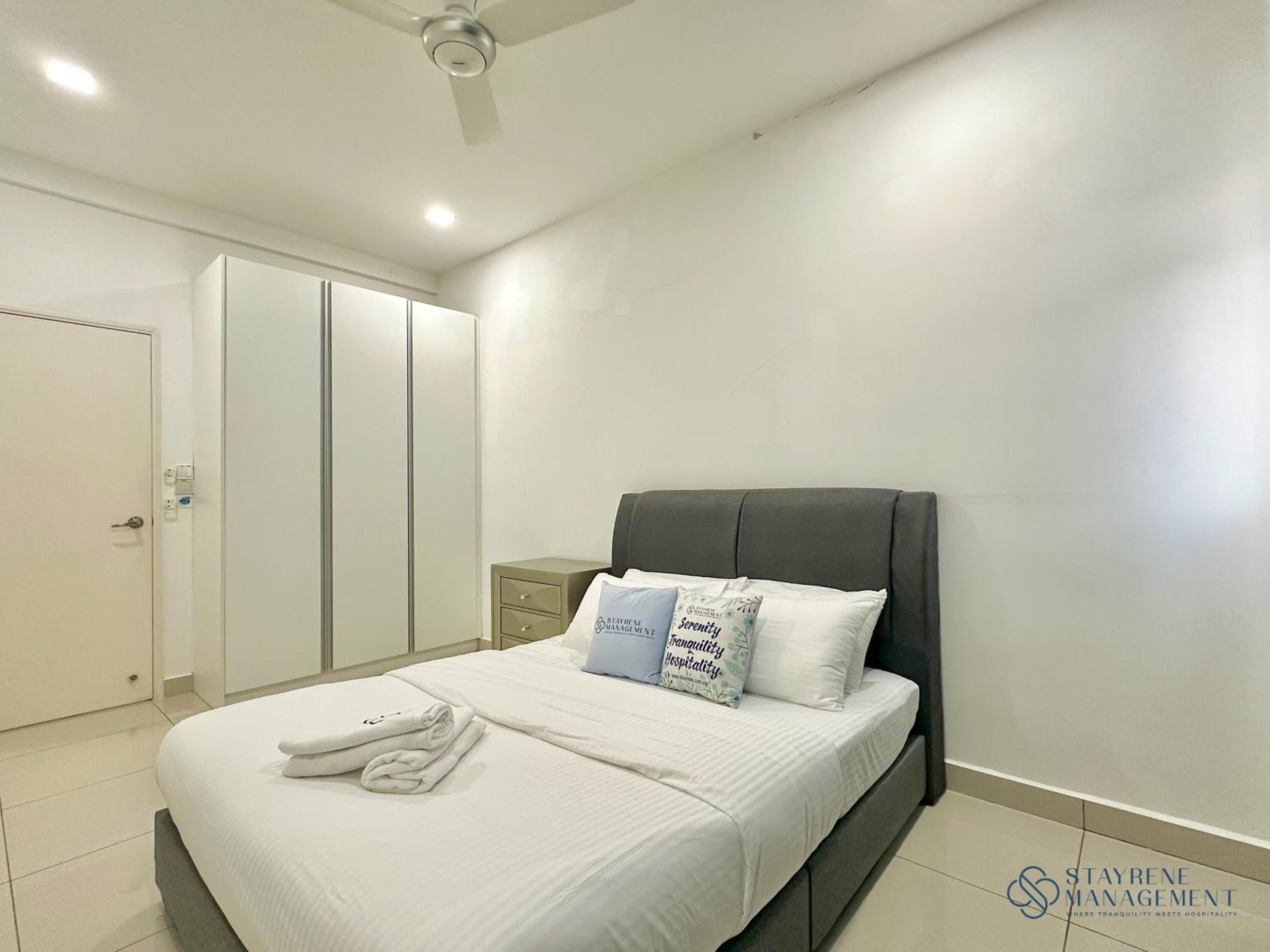 Two-Bedroom Standard Apartment photo 1