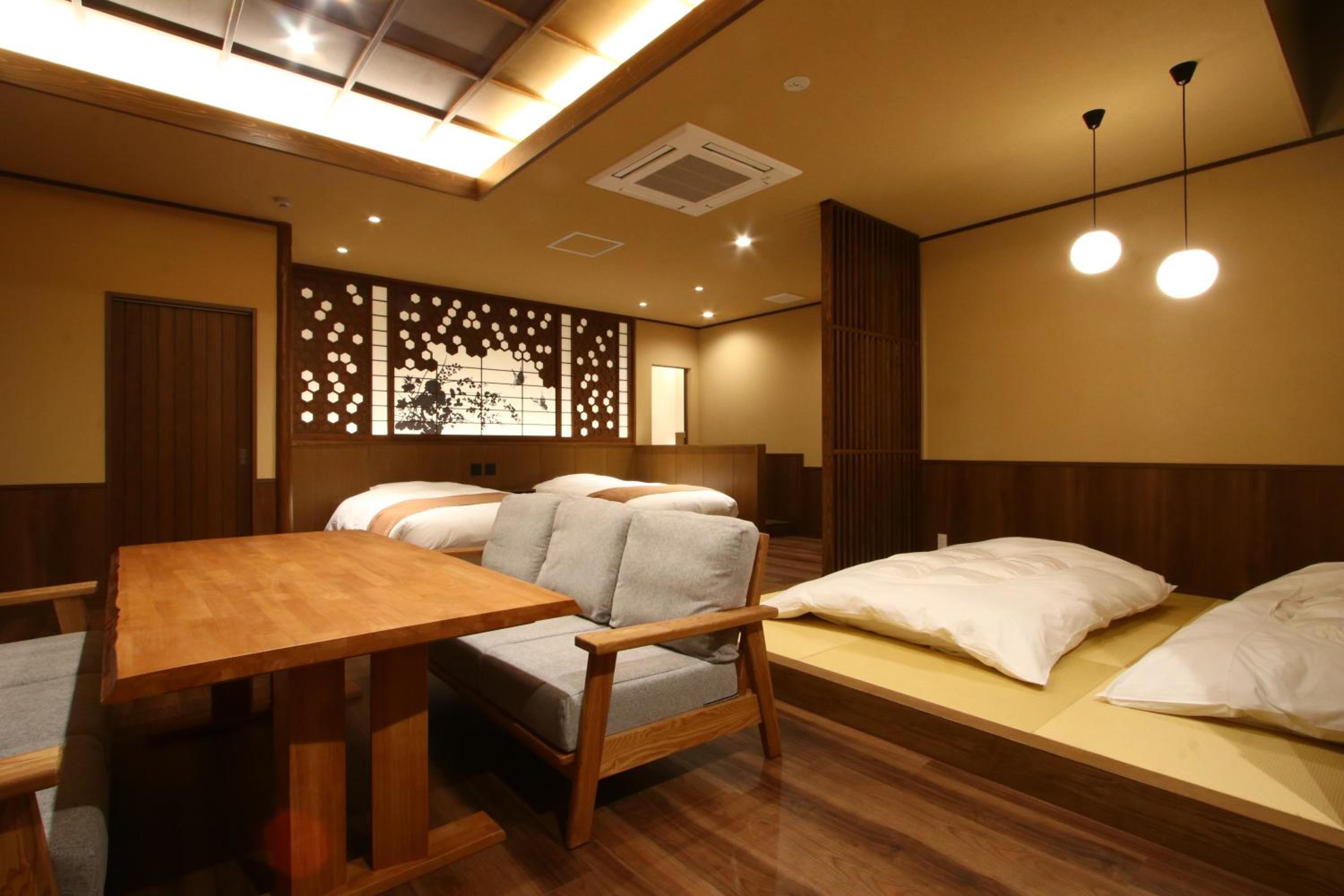 Suite with Hot Tub photo 3