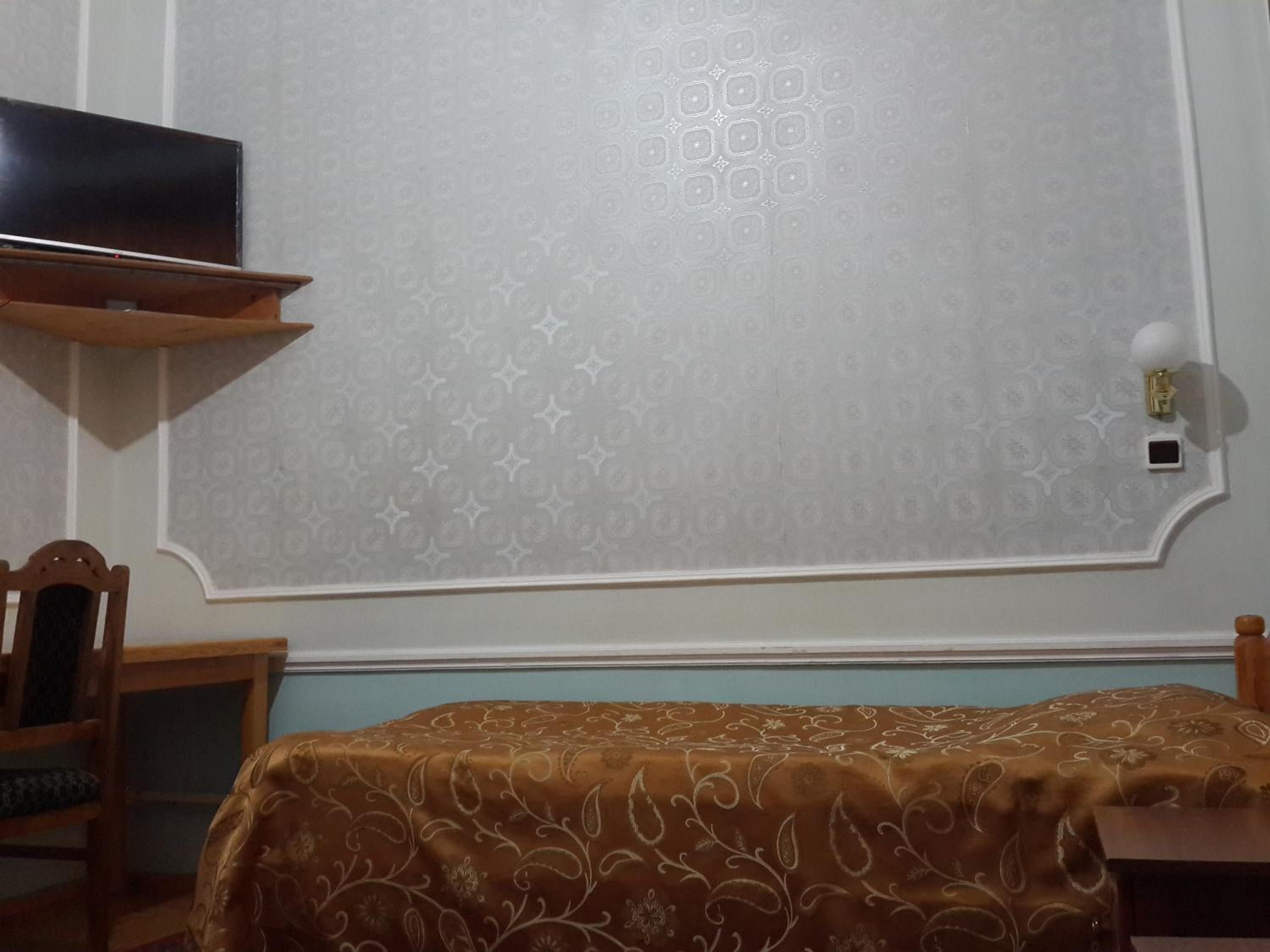 Single Room with Bath photo 1