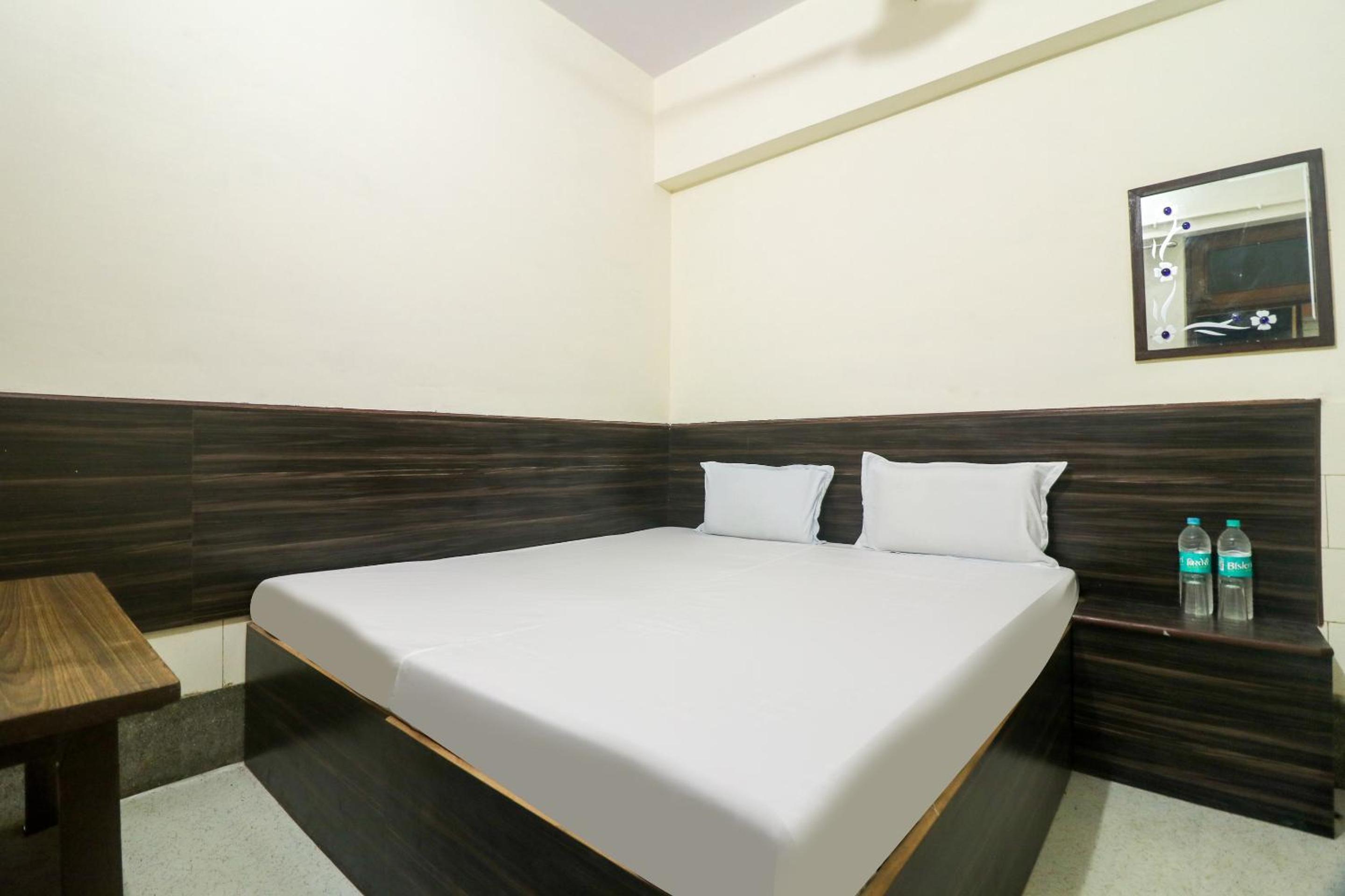 Standard Double Room with Fan photo 1