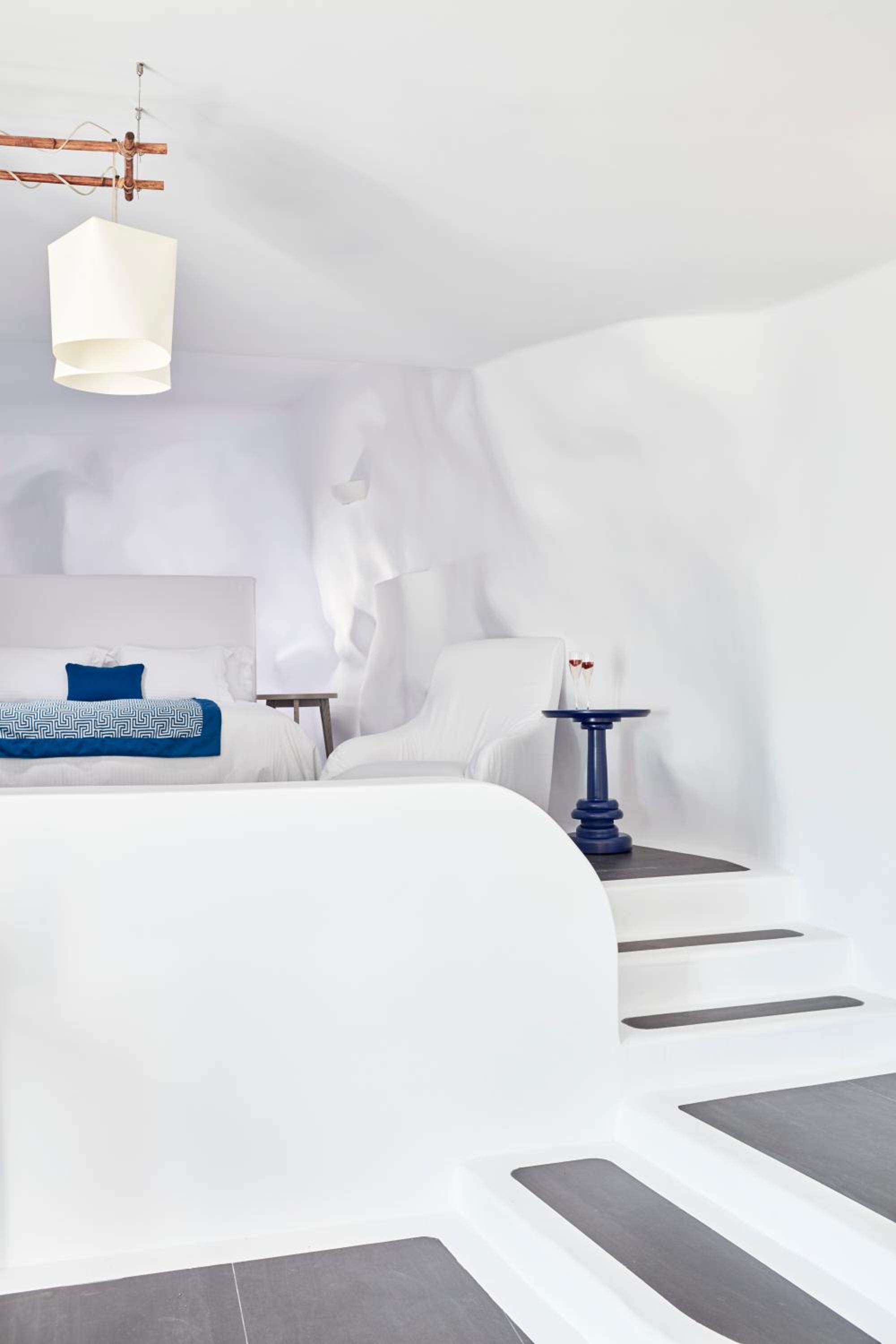 Chromata Pool Suite with Infinity Pool
