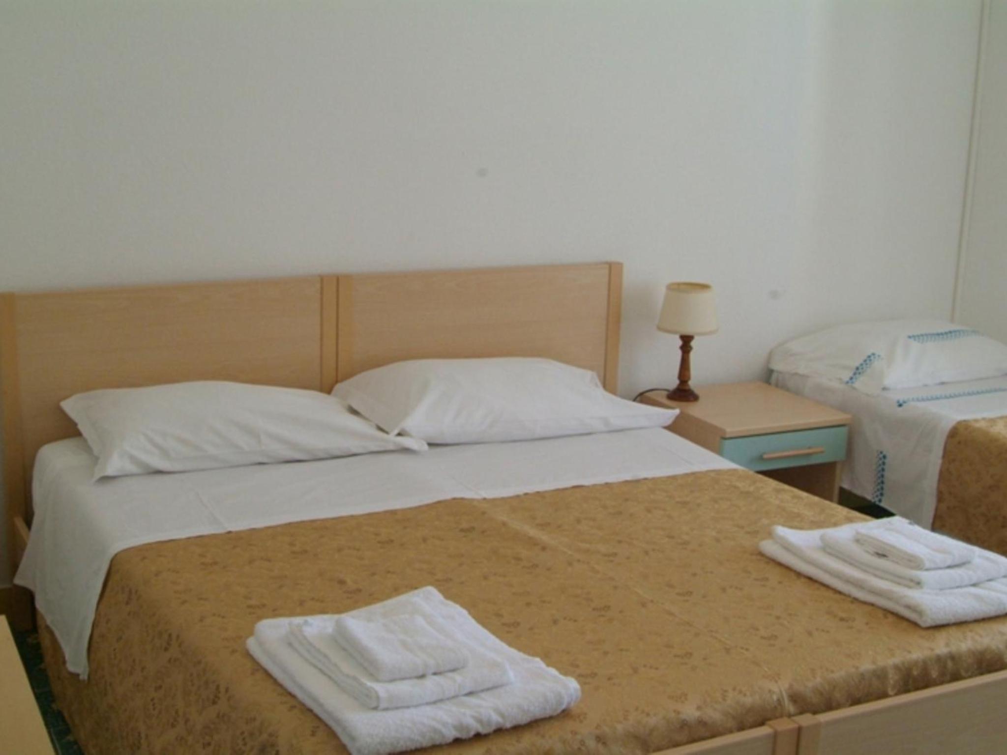 Classic Triple Room - Photo 1