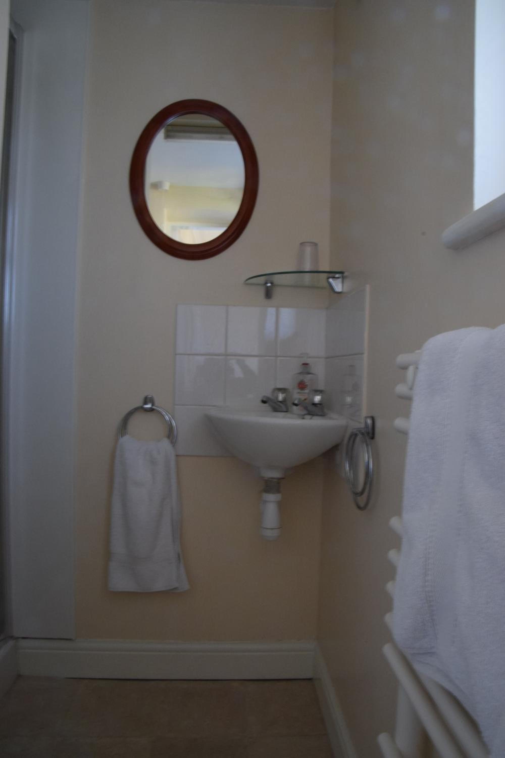 Double Room with Private Bathroom photo 2