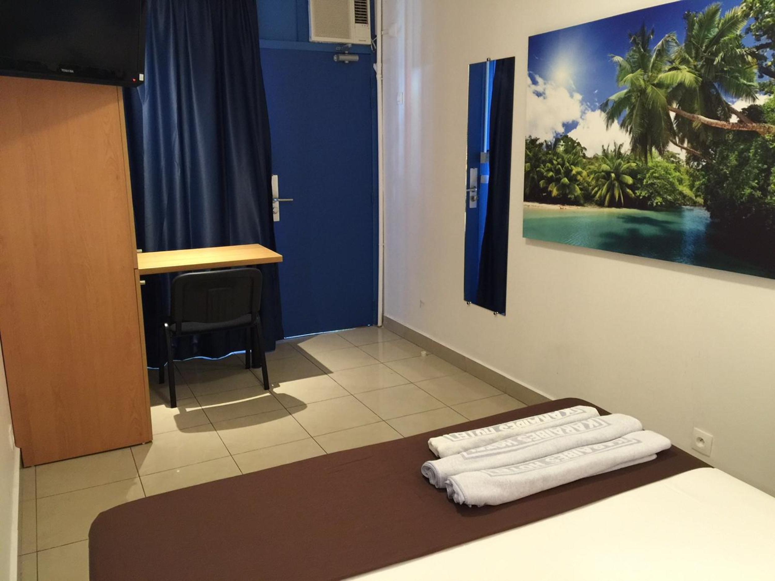 Twin Room - Photo 4