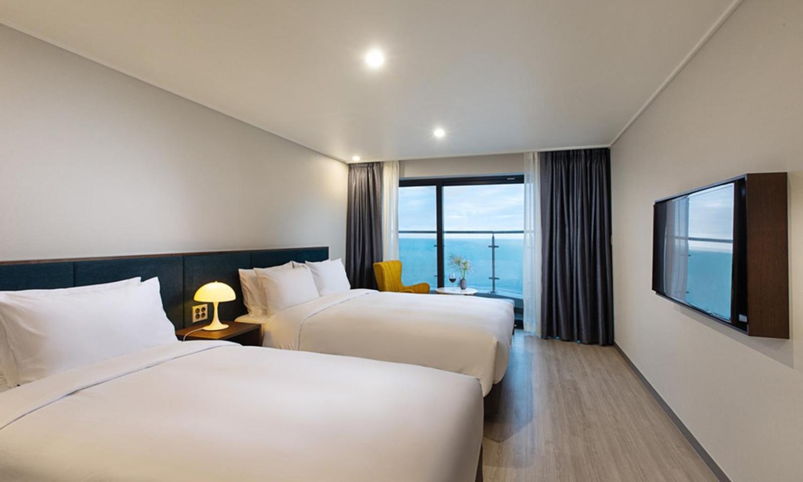 Ocean Family Twin Room