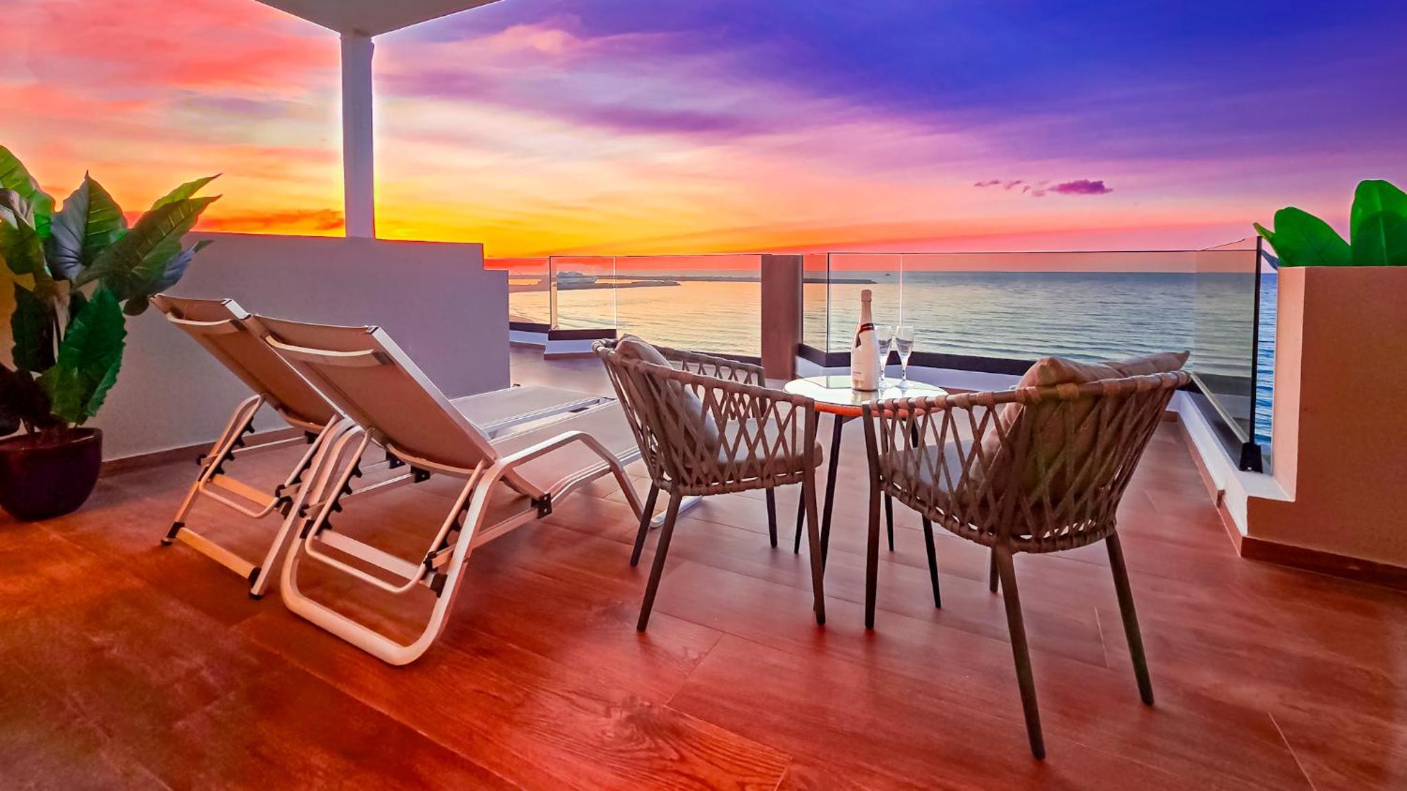 Deluxe Double Room with Balcony and Sea View photo 3