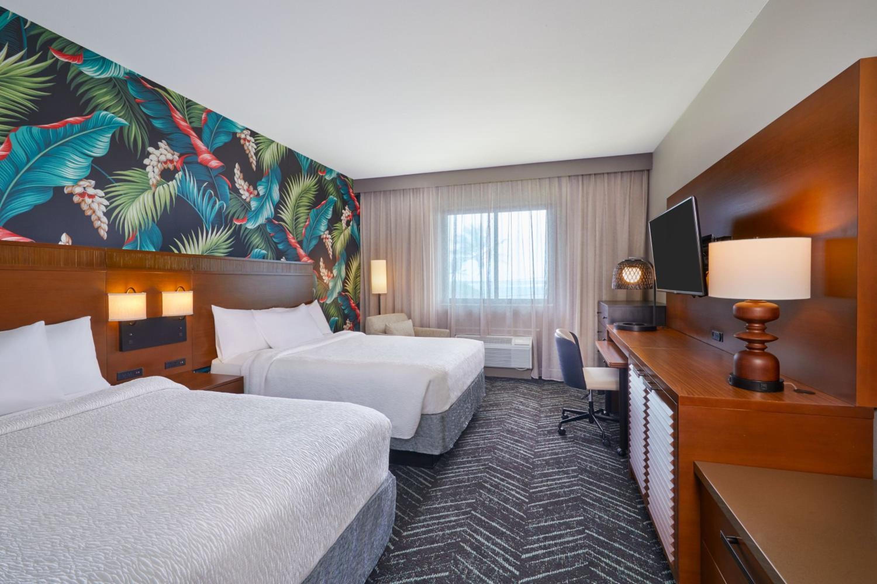 2 Queen Guest Room (Hearing Accessible)