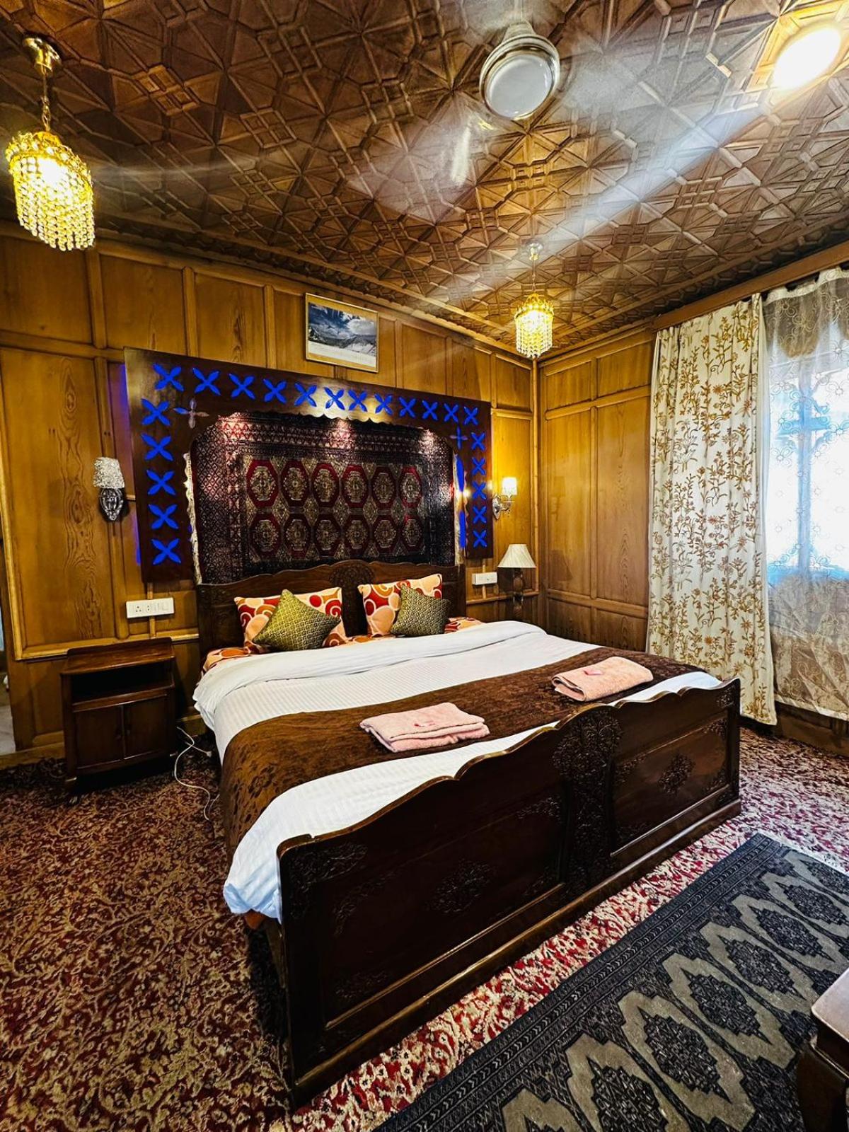 Presidential Suite photo 2