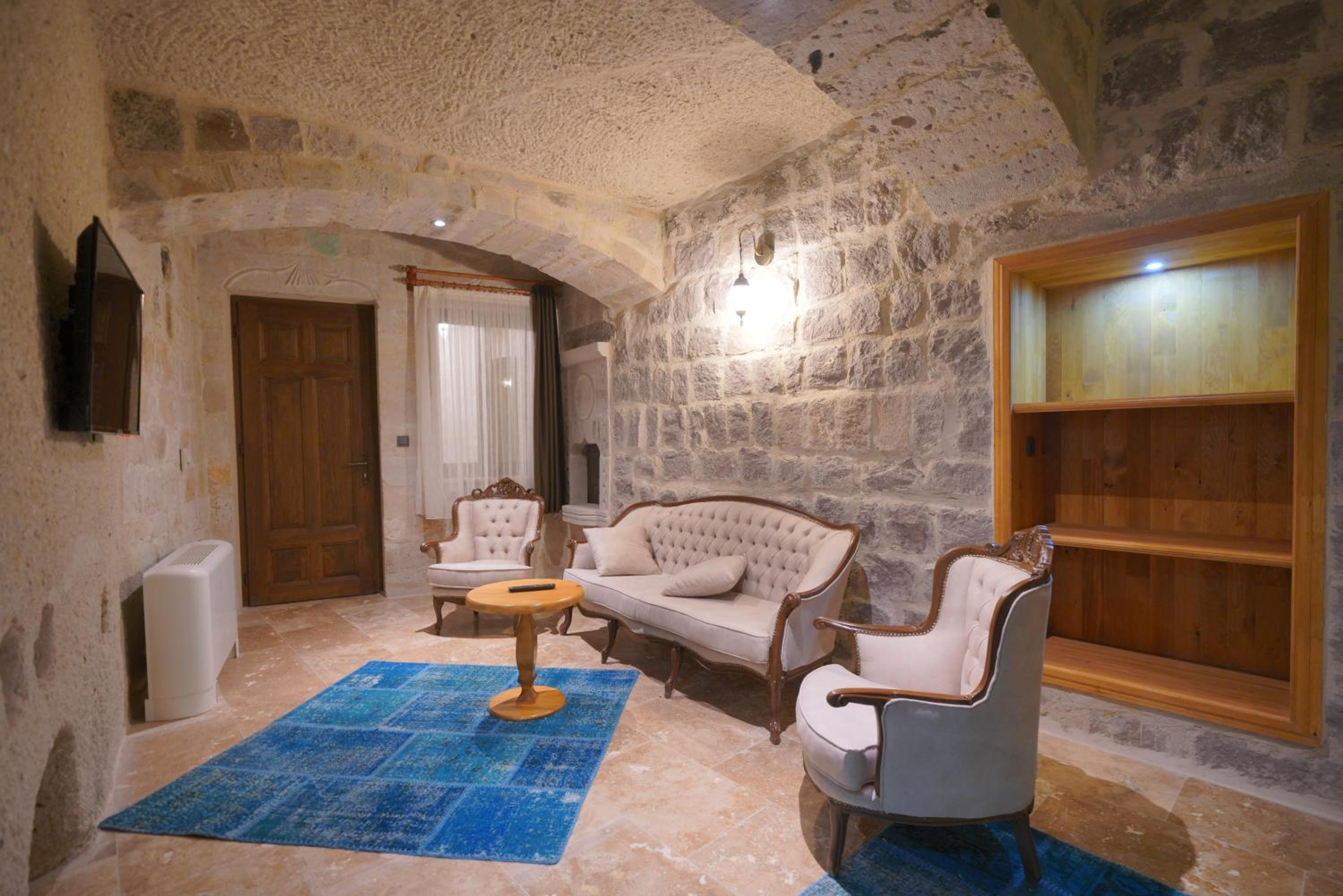Deluxe King Suite