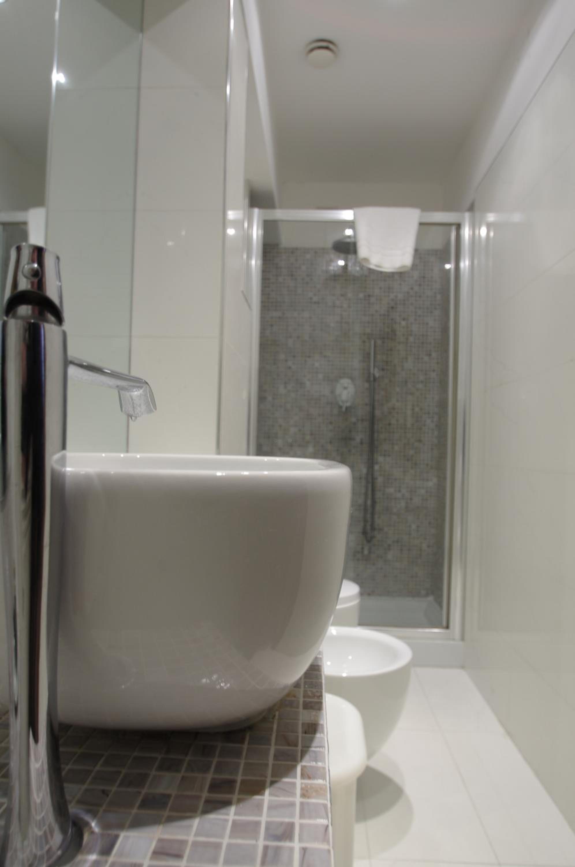 Superior Double Room thumbnail 6