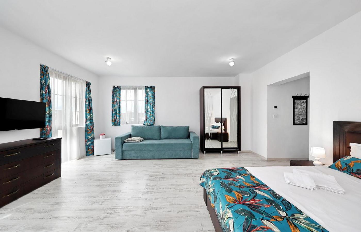 Family Room with Terrace photo 1