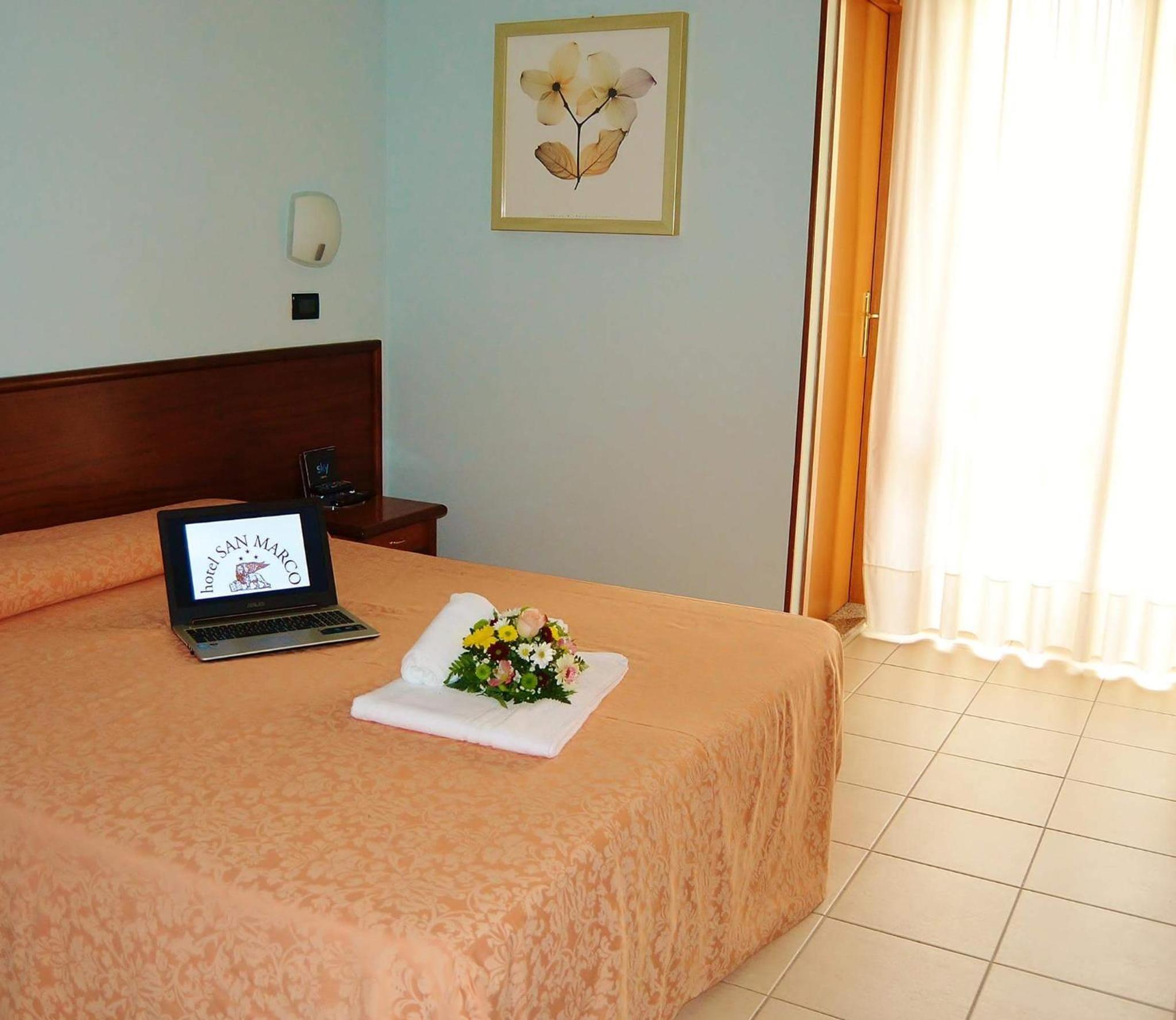 Standard Double Room - Photo 2