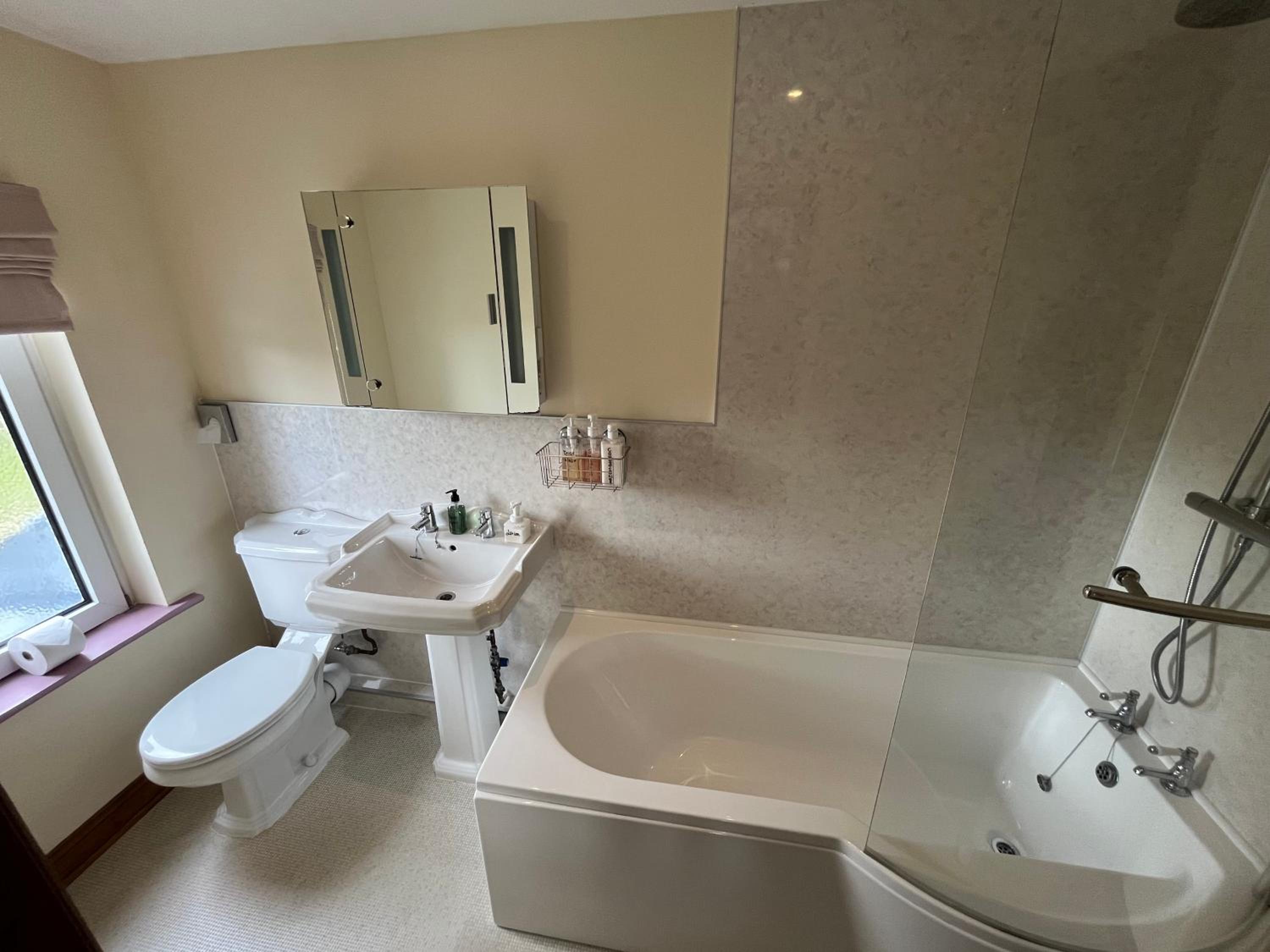 Double Room with Private Bathroom photo 2