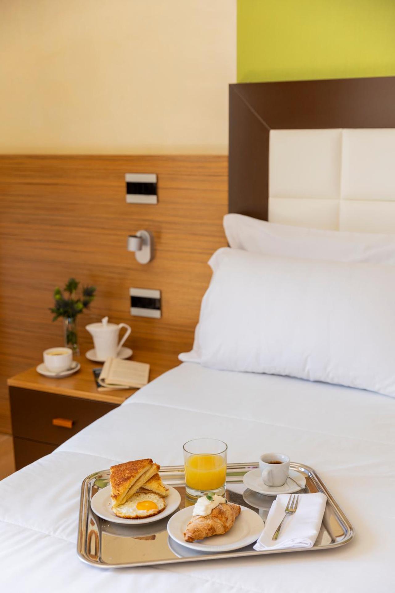 Double Room - Disability Access photo 3