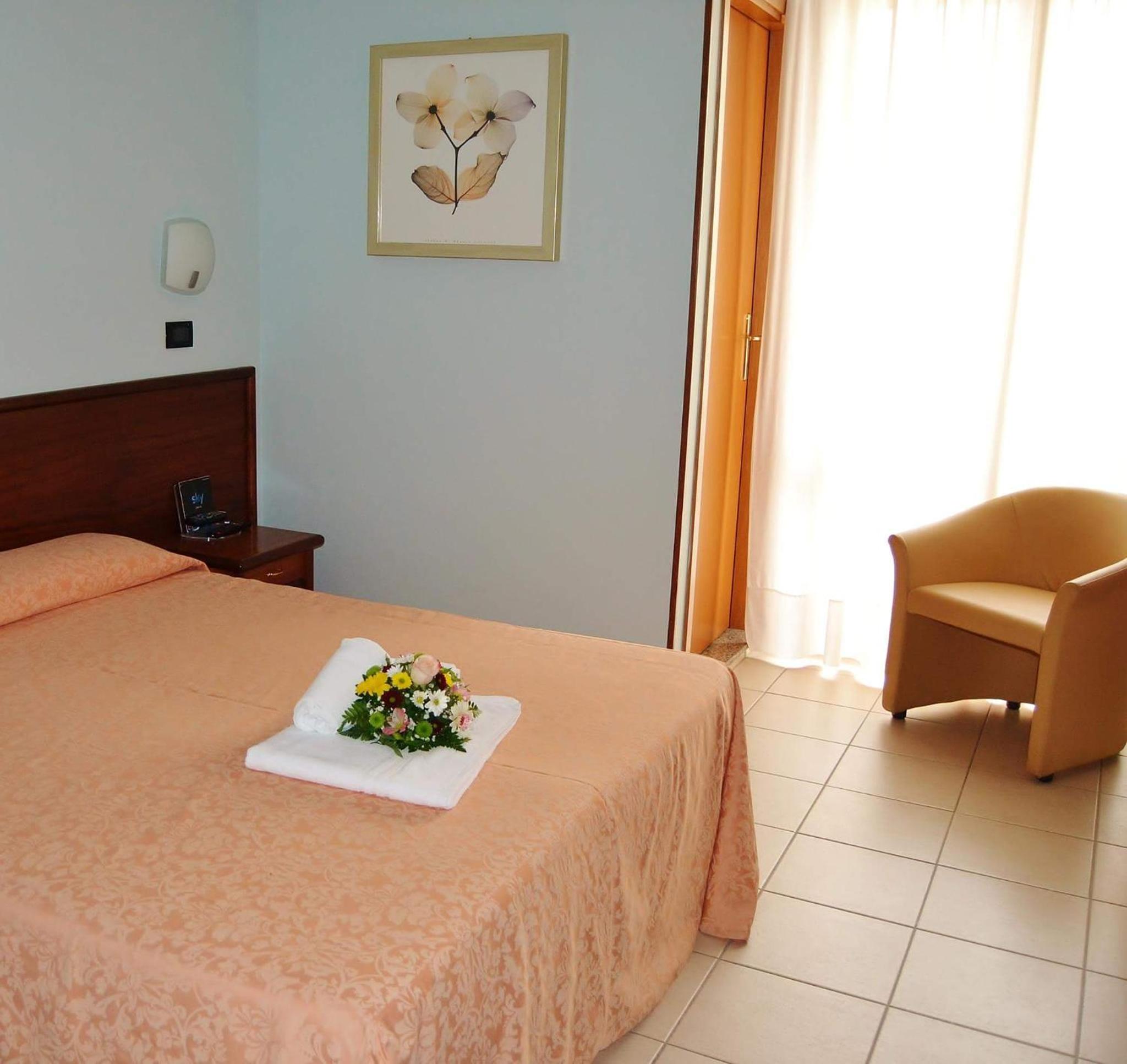 Standard Double Room - Photo 1