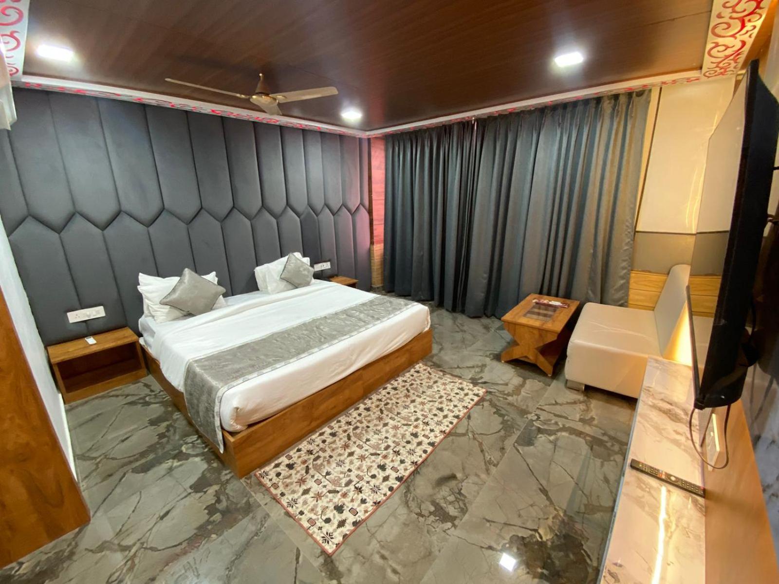 King Room with Pool View