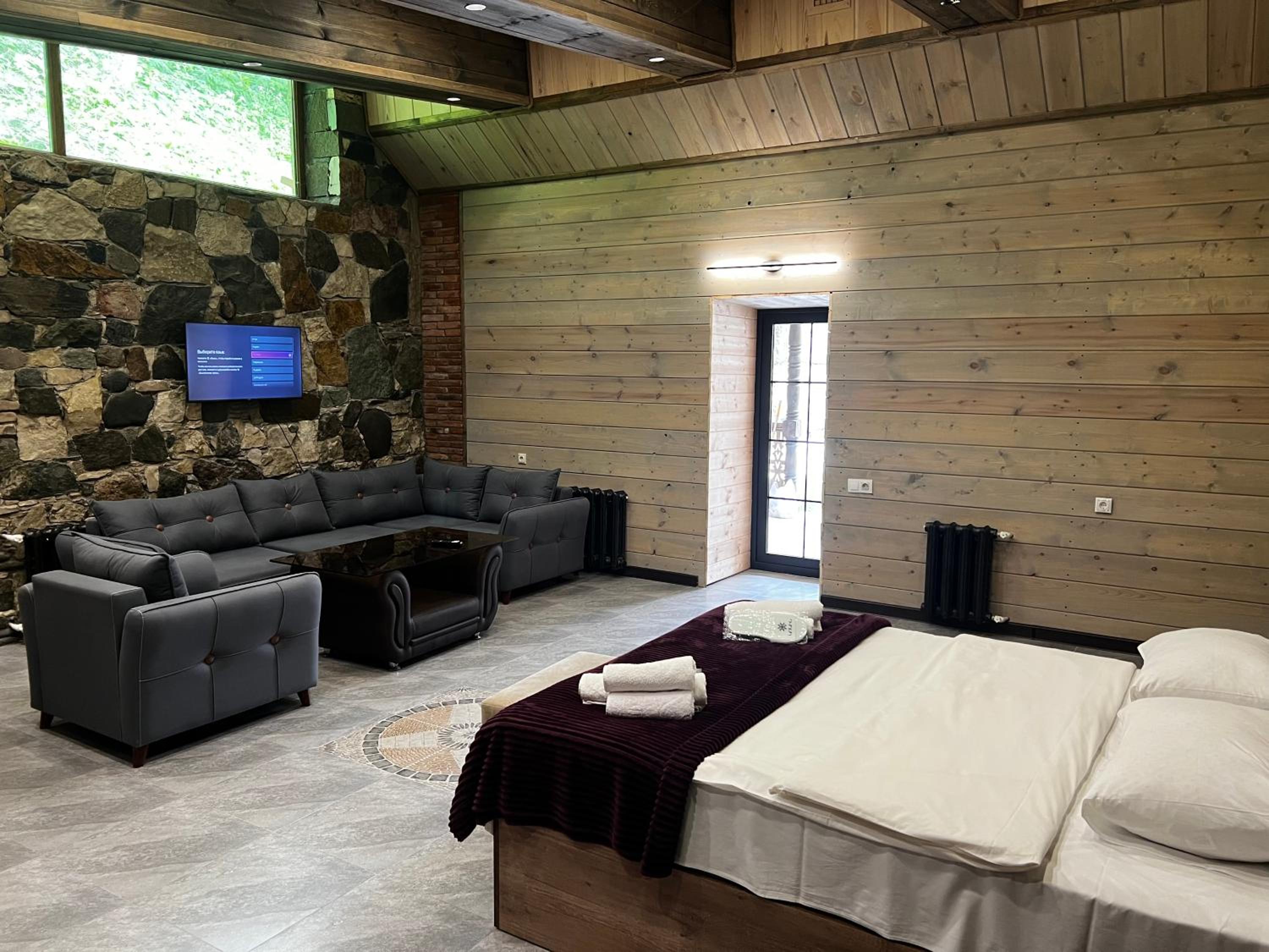 Deluxe Double Studio