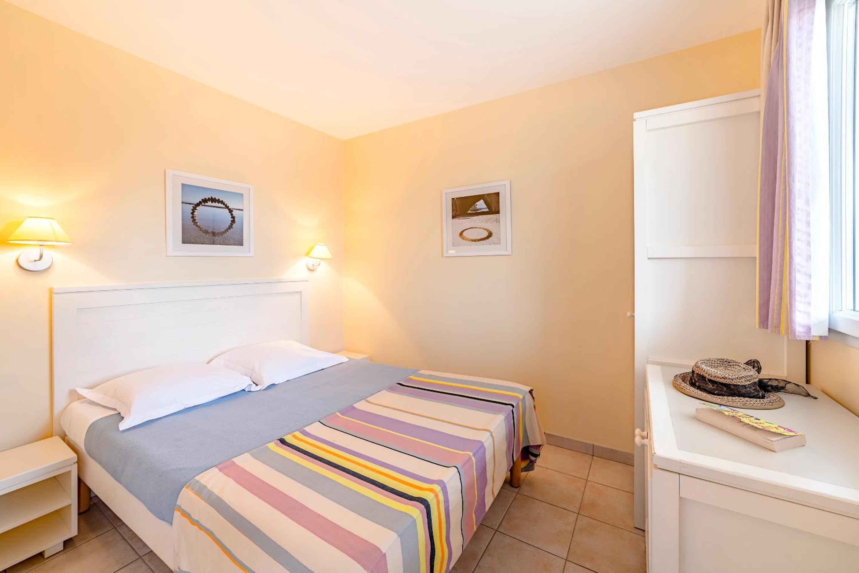 One-Bedroom Apartment (5 Adults)