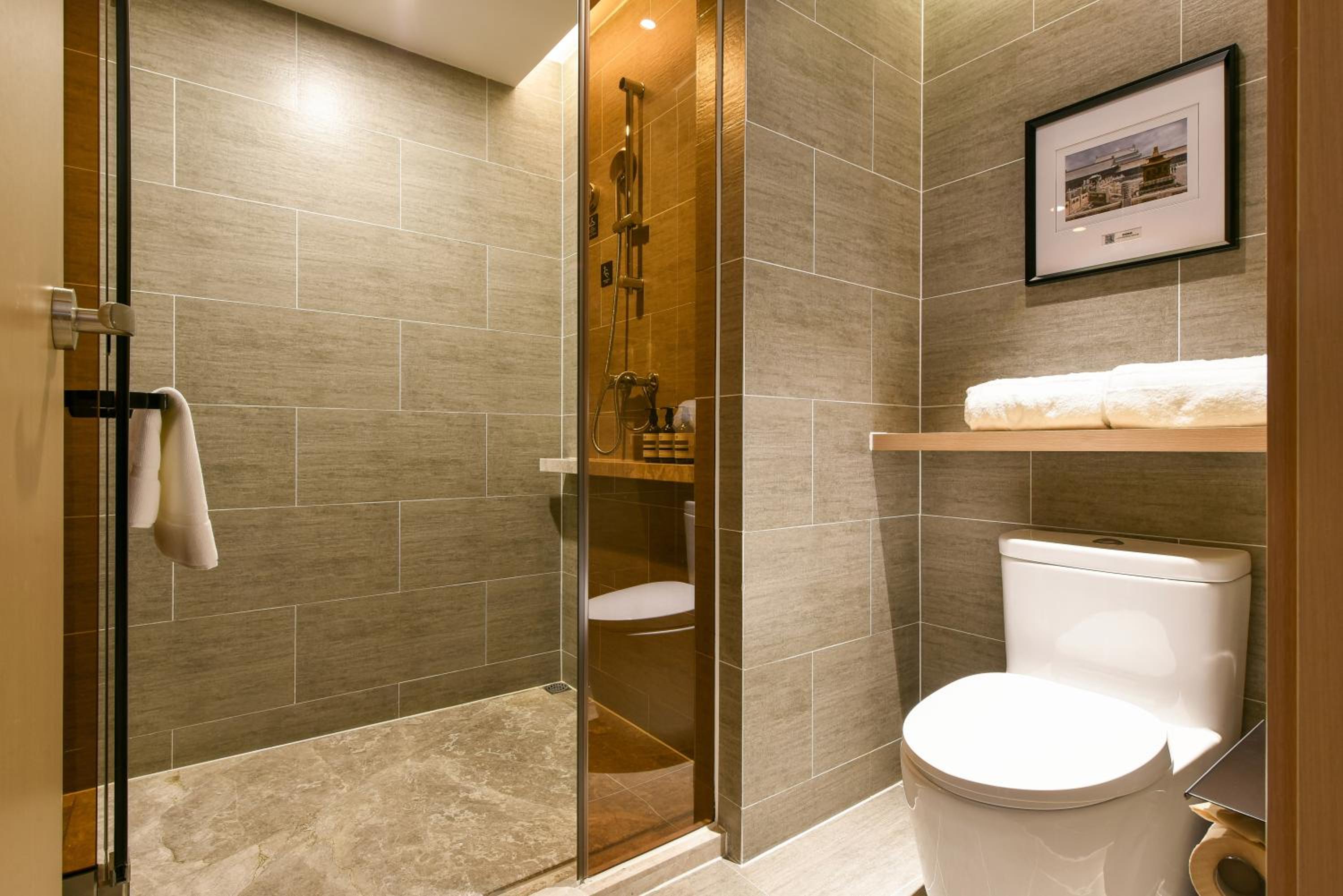 Elegant Double Room photo 1