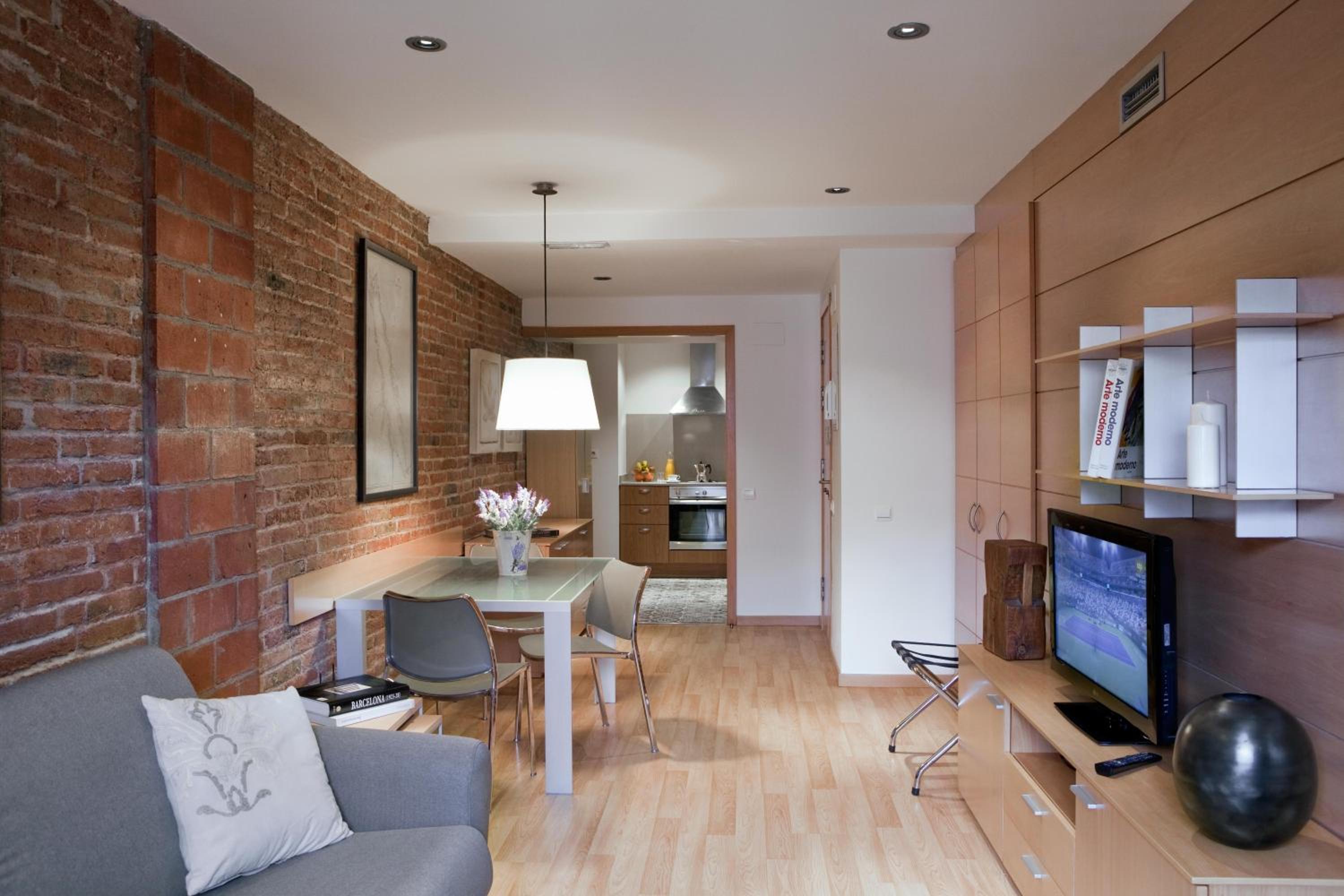 One-Bedroom Apartment with Balcony photo 3