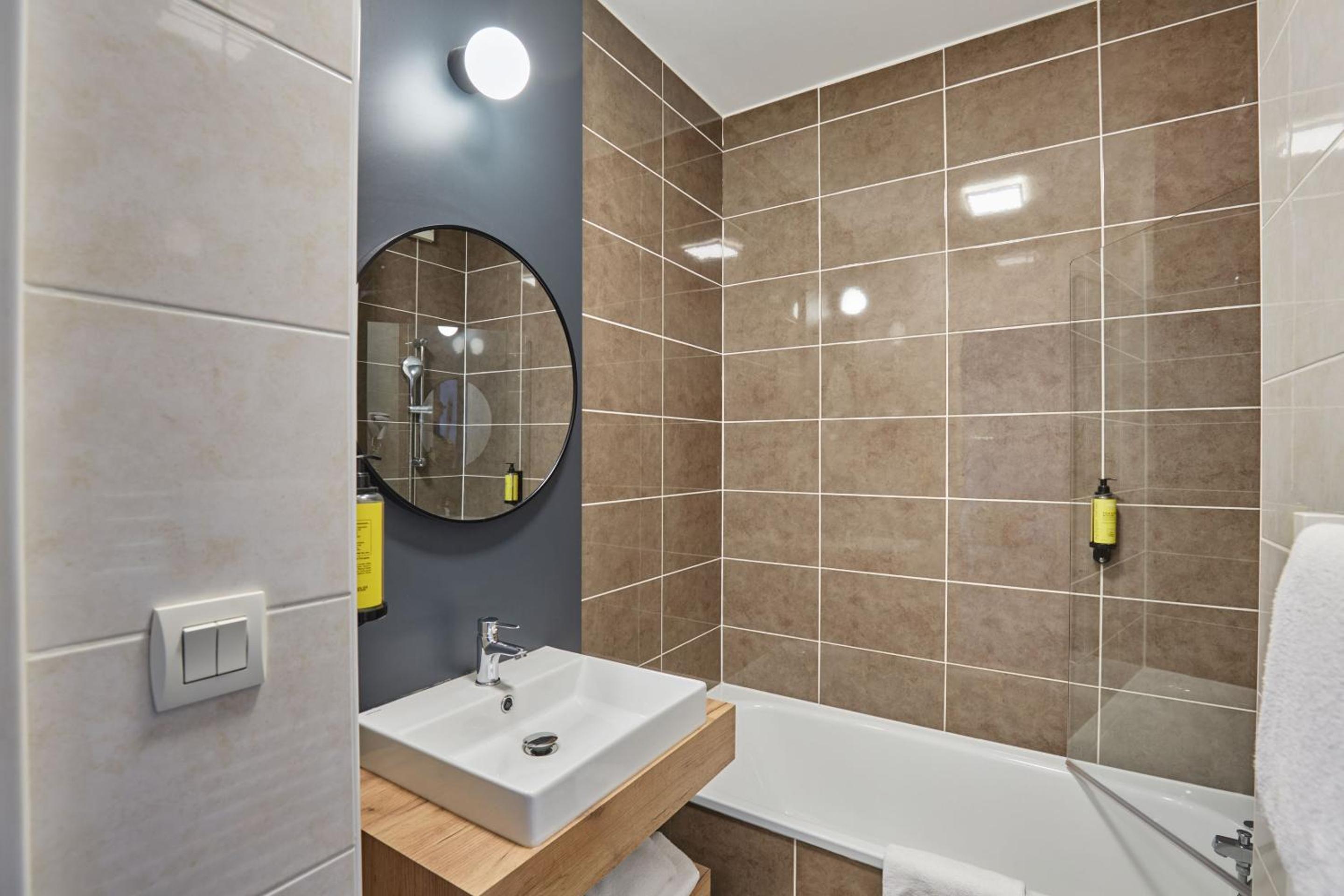 Two-Bedroom Apartment - Photo 2