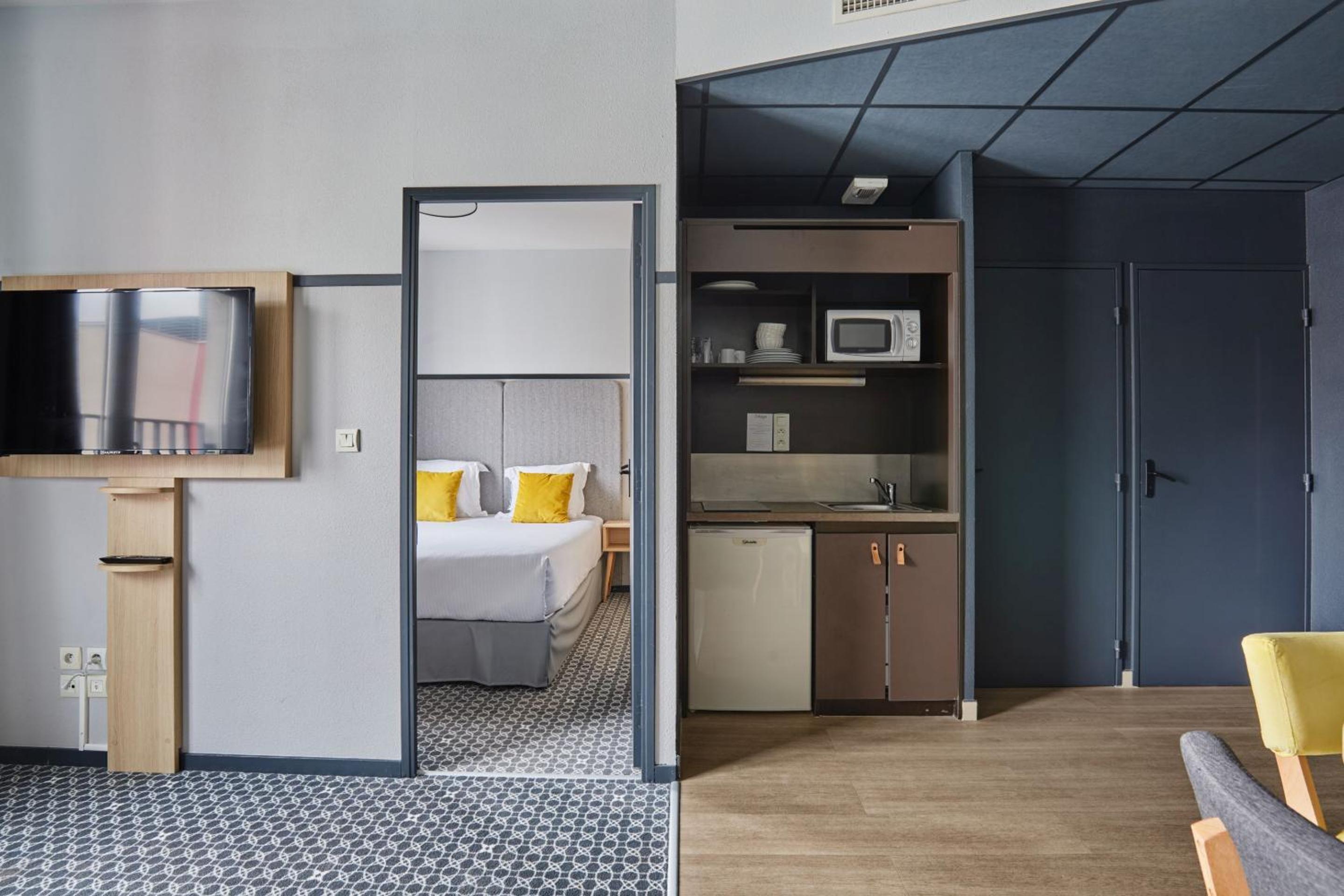 One-Bedroom Apartment with Balcony