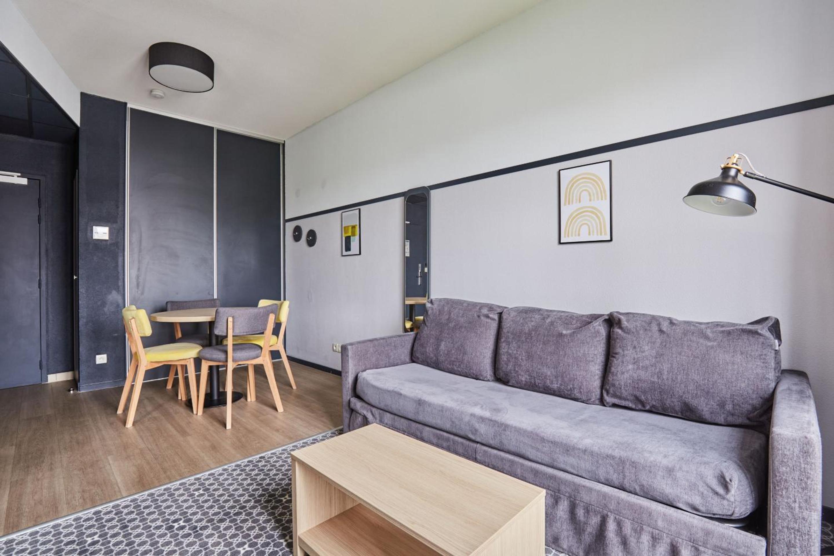One-Bedroom Apartment with Balcony