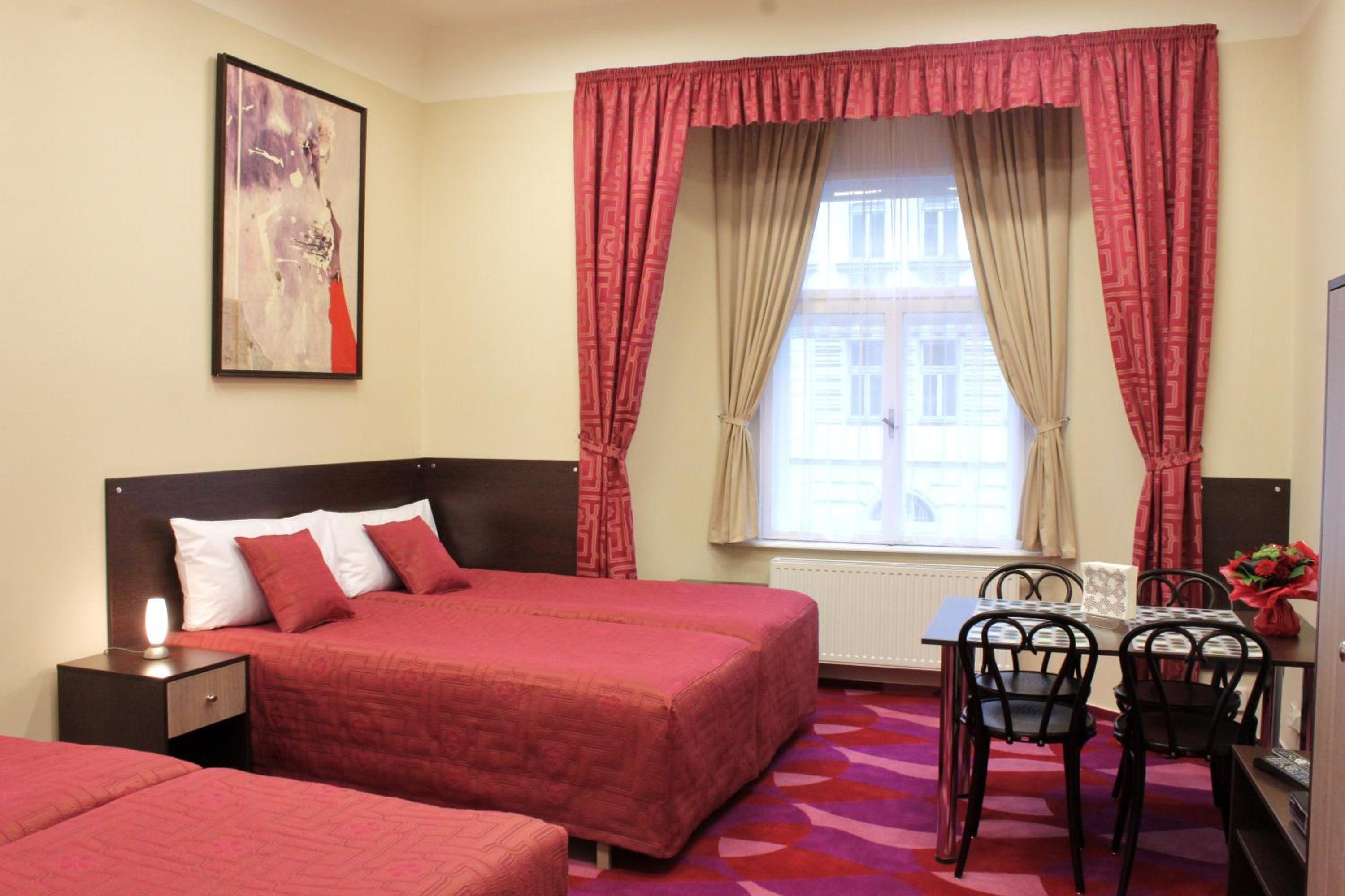 Two-Bedroom Apartment (5 Adults)