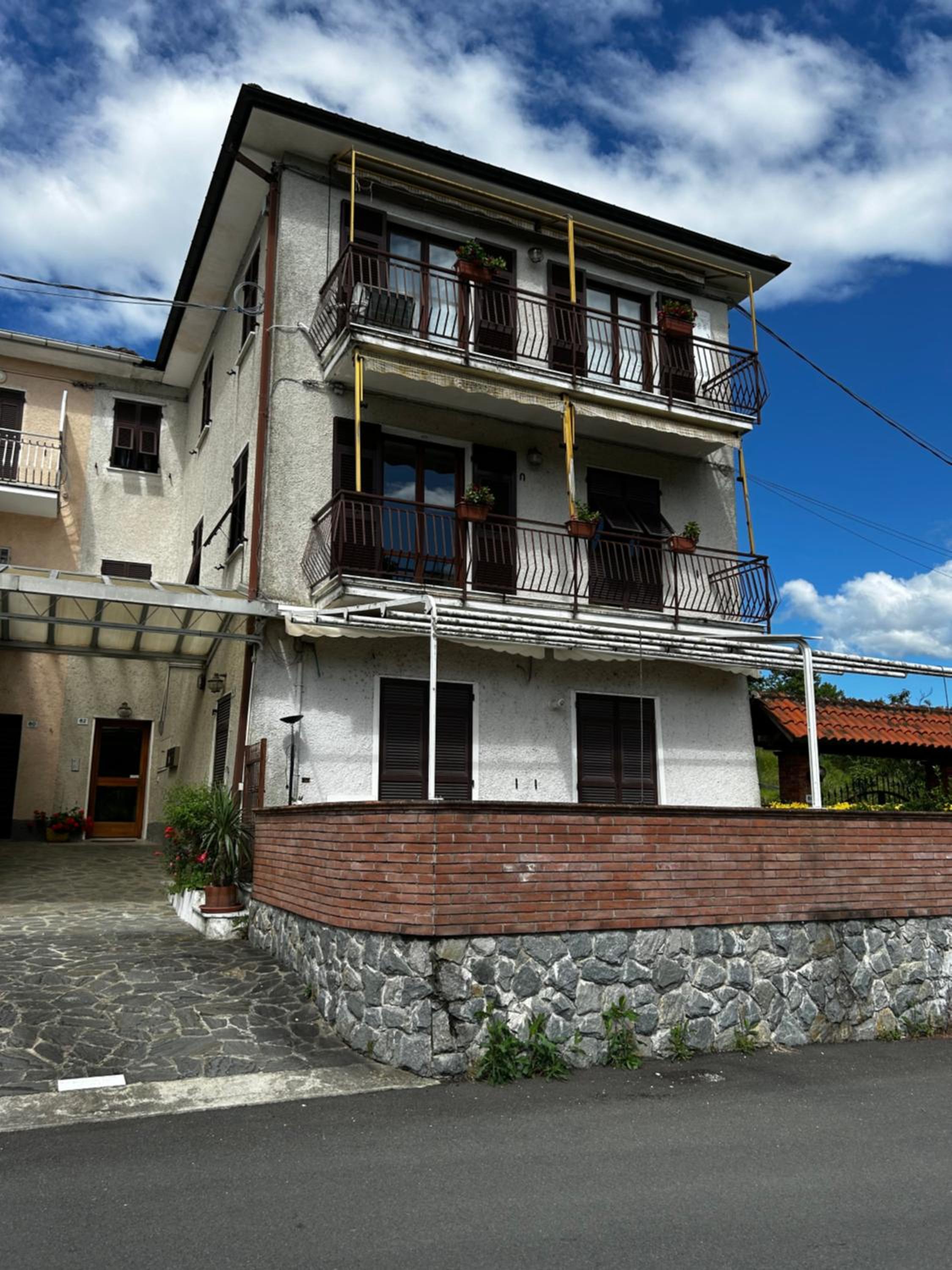Two-Bedroom Deluxe Apartment with Balcony