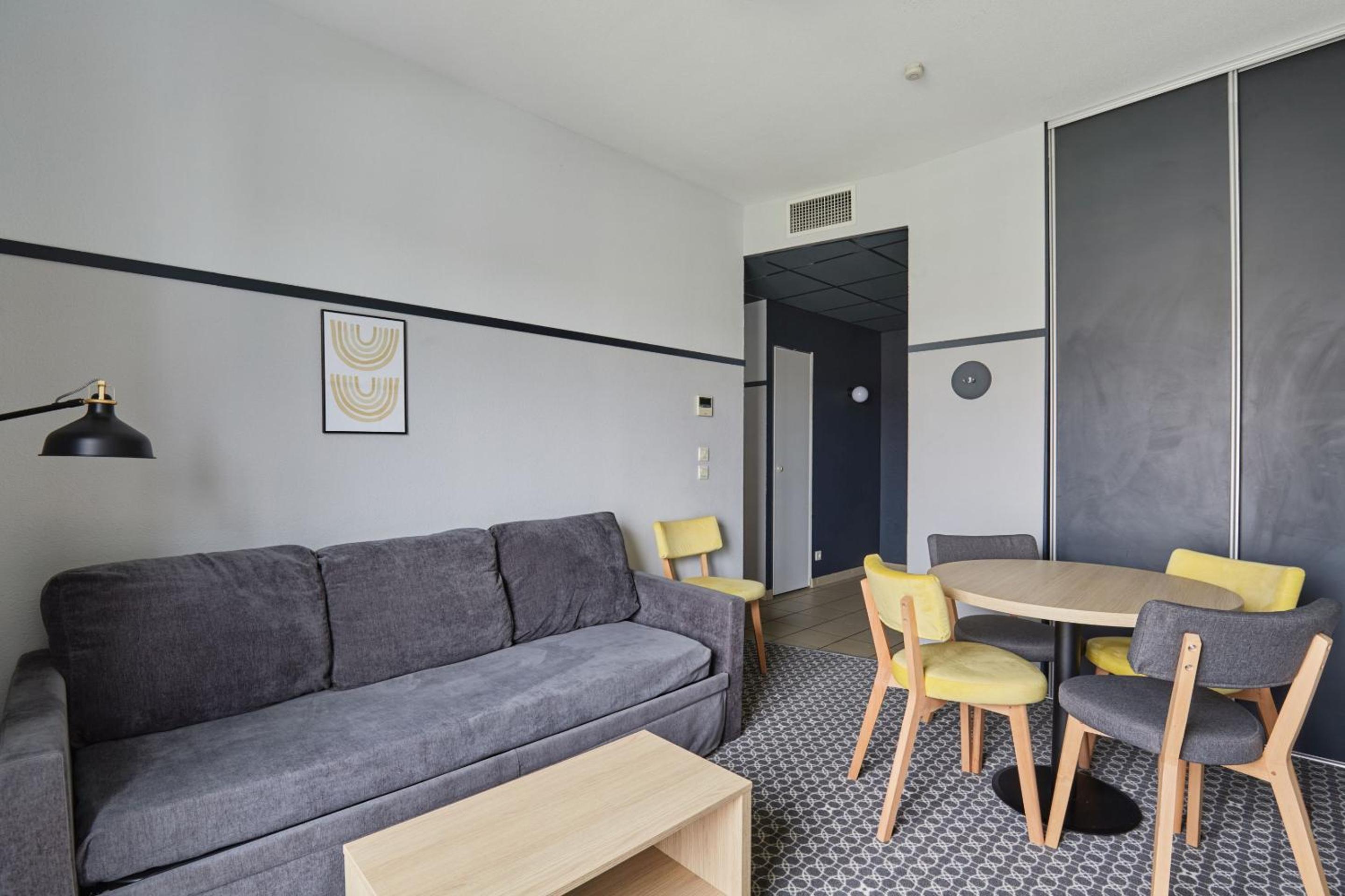 Two-Bedroom Apartment - Photo 6