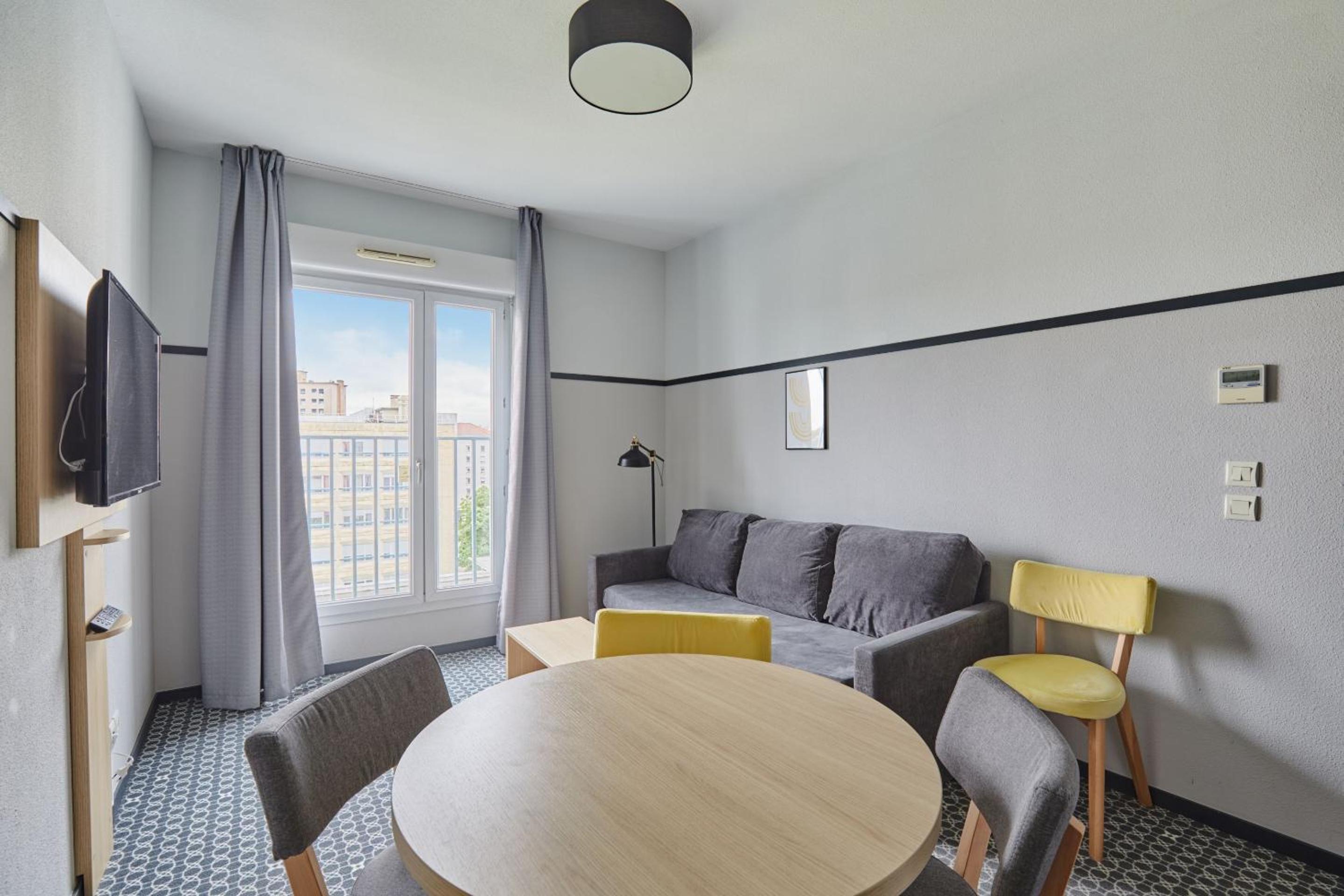 Two-Bedroom Apartment - Photo 9