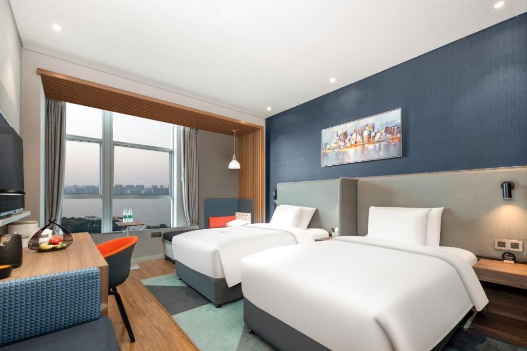 Jimu Twin Room with River View