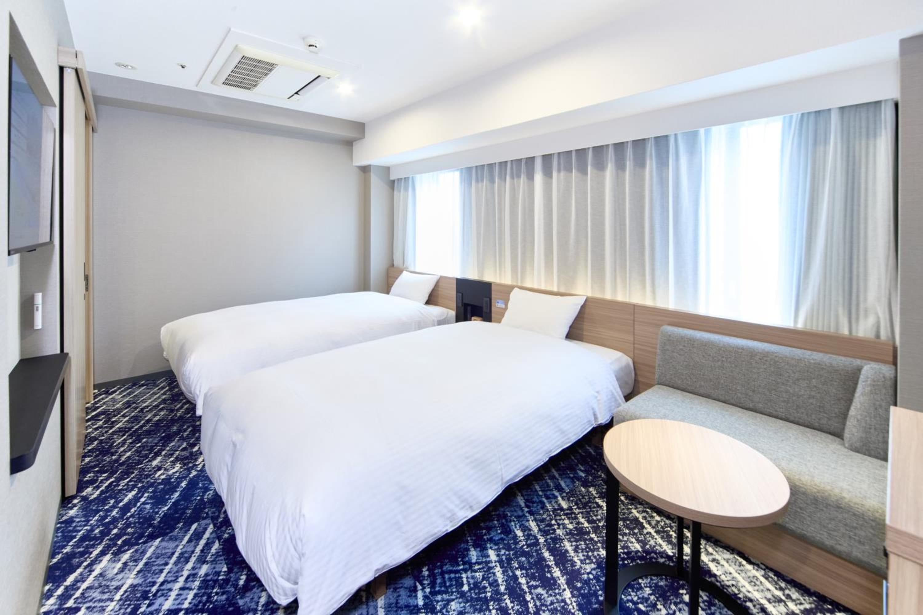 Standard Twin Room - Photo 4