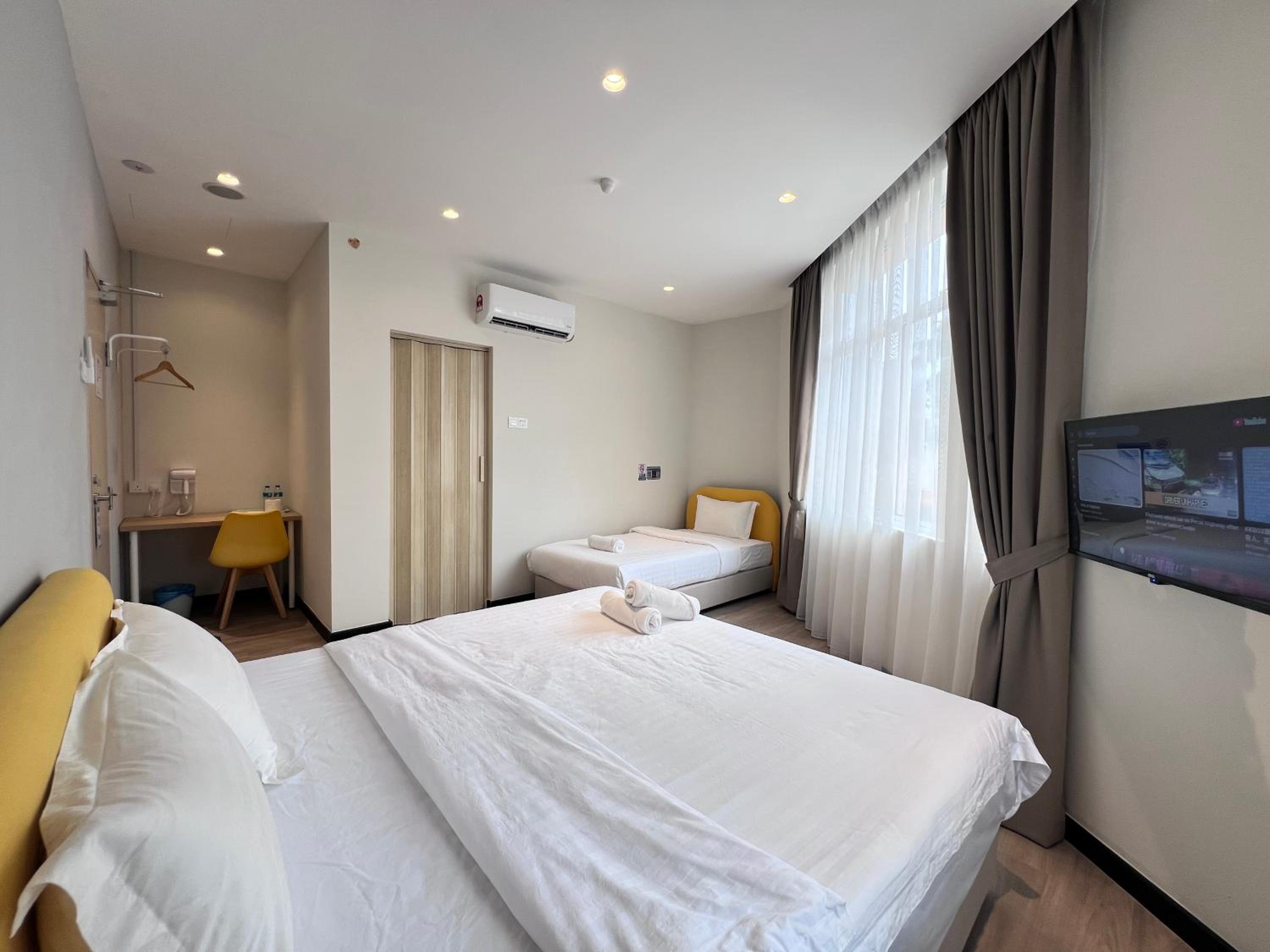 Deluxe Triple Room