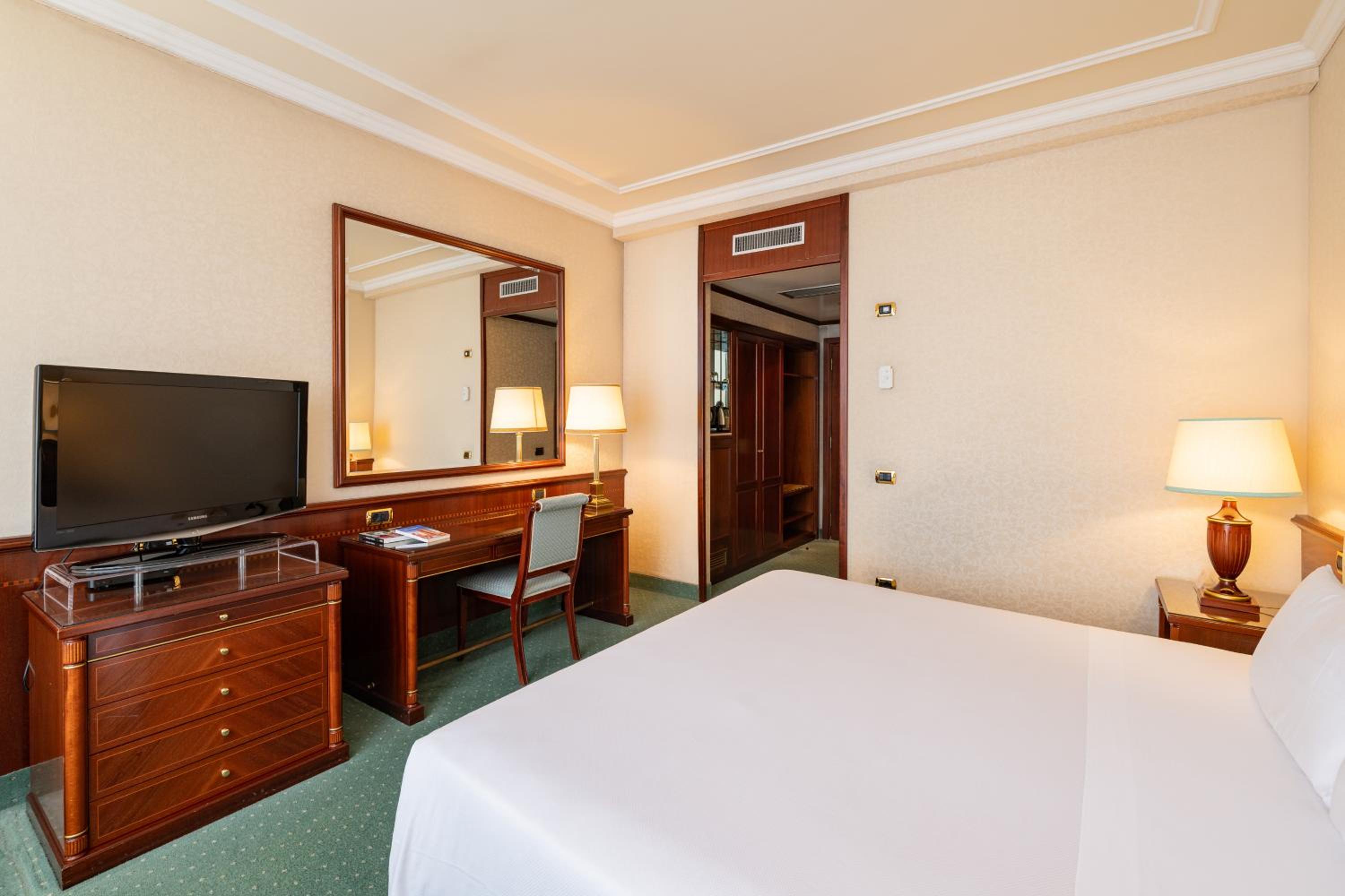 Queen Room