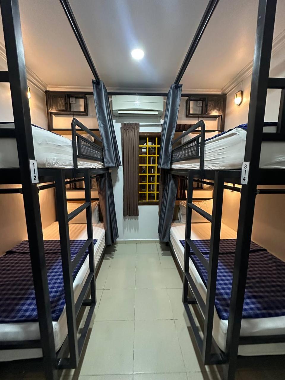 Bed in 4-Bed Mixed Dormitory Room