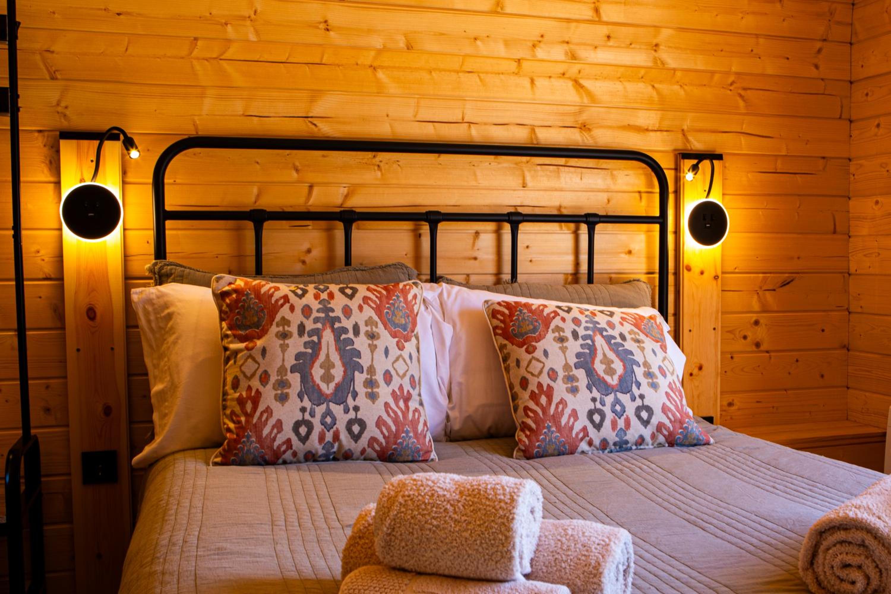One-Bedroom Bungalow - Photo 18