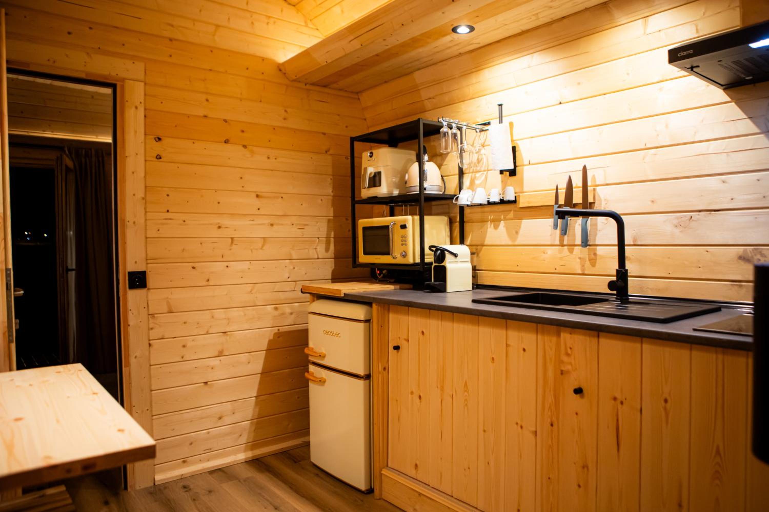 One-Bedroom Bungalow - Photo 30