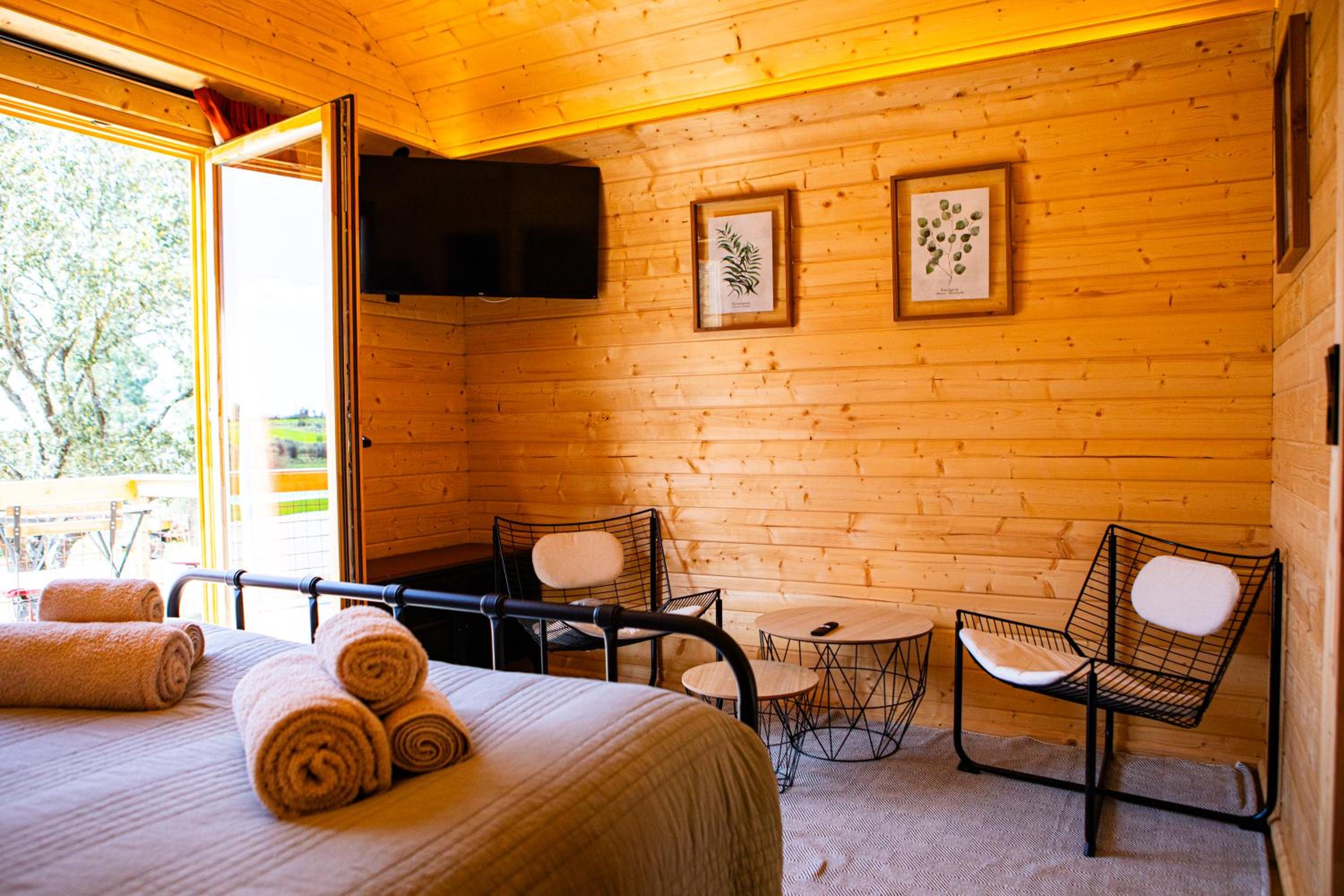 One-Bedroom Bungalow - Photo 32