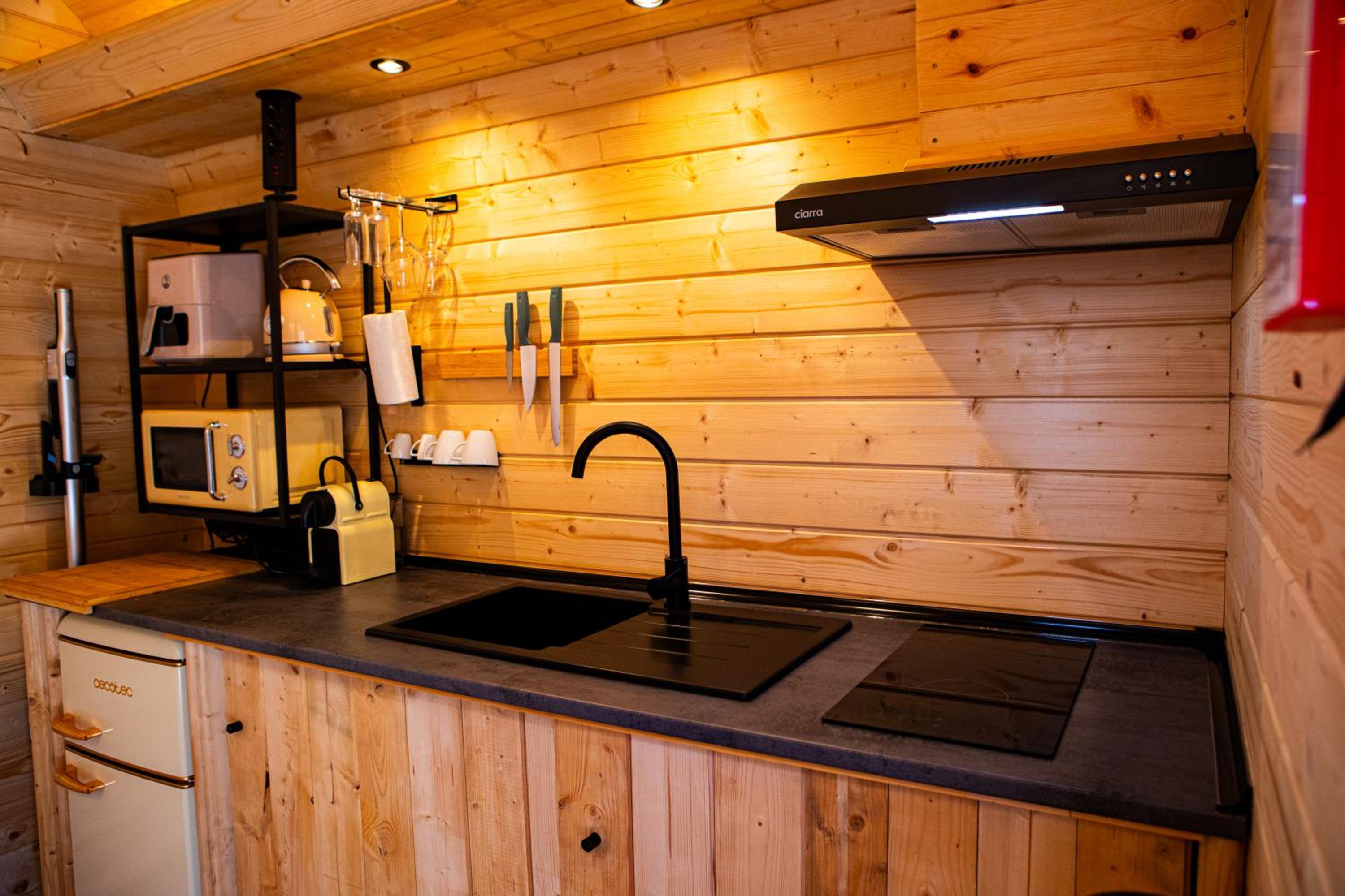 One-Bedroom Bungalow - Photo 34