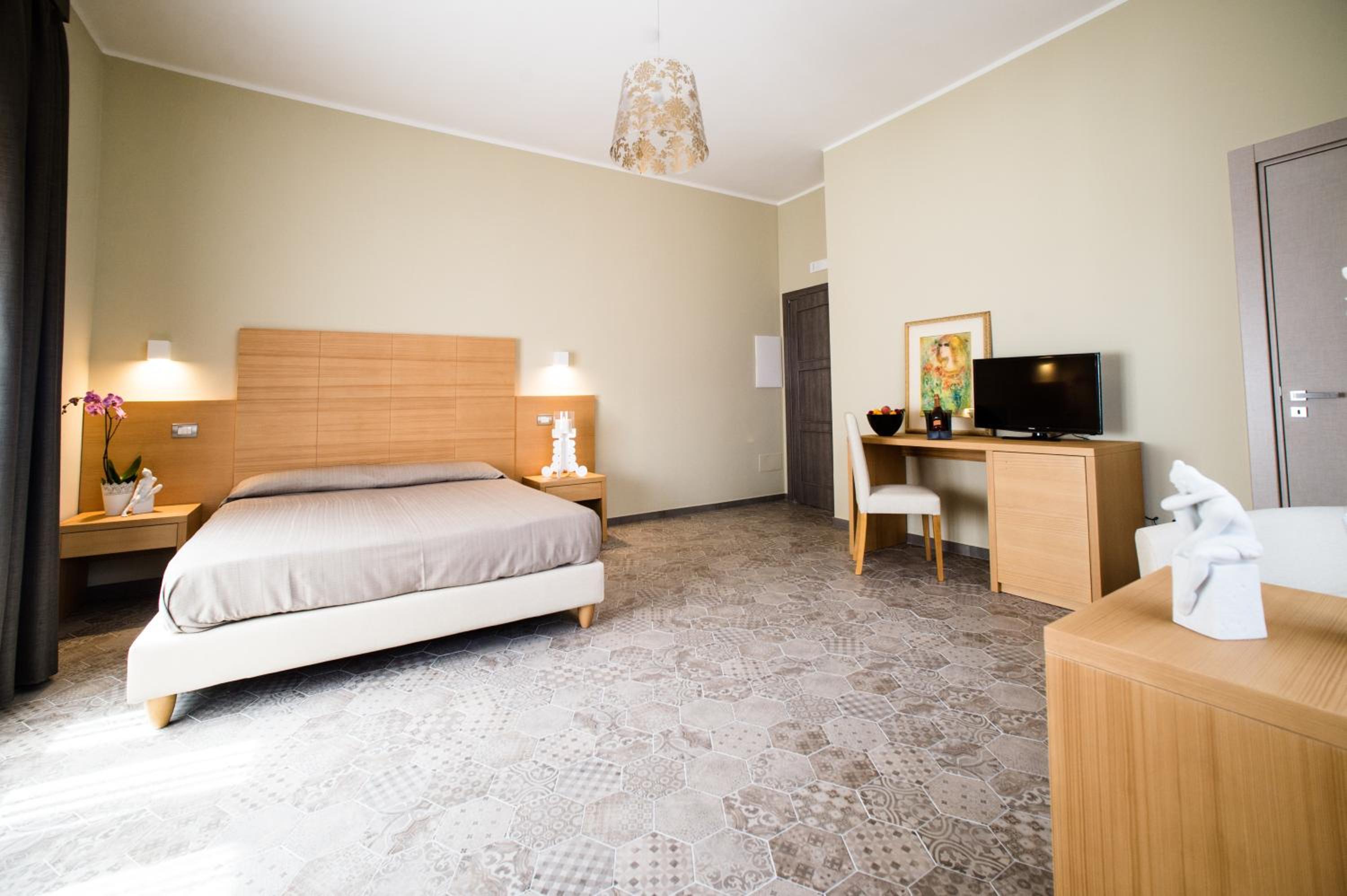 Standard Double Room - Photo 1