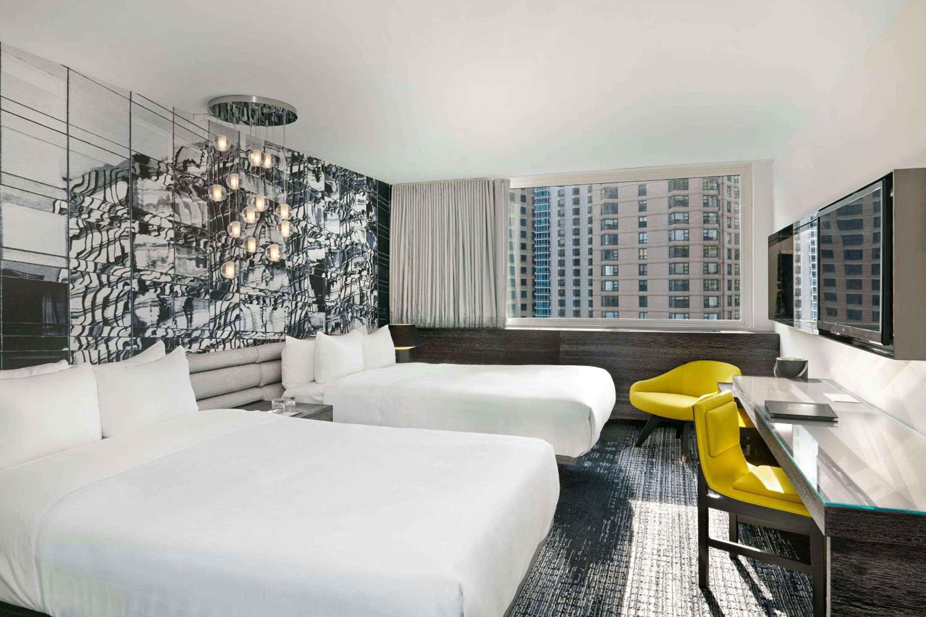Double Room with City View - Photo 2